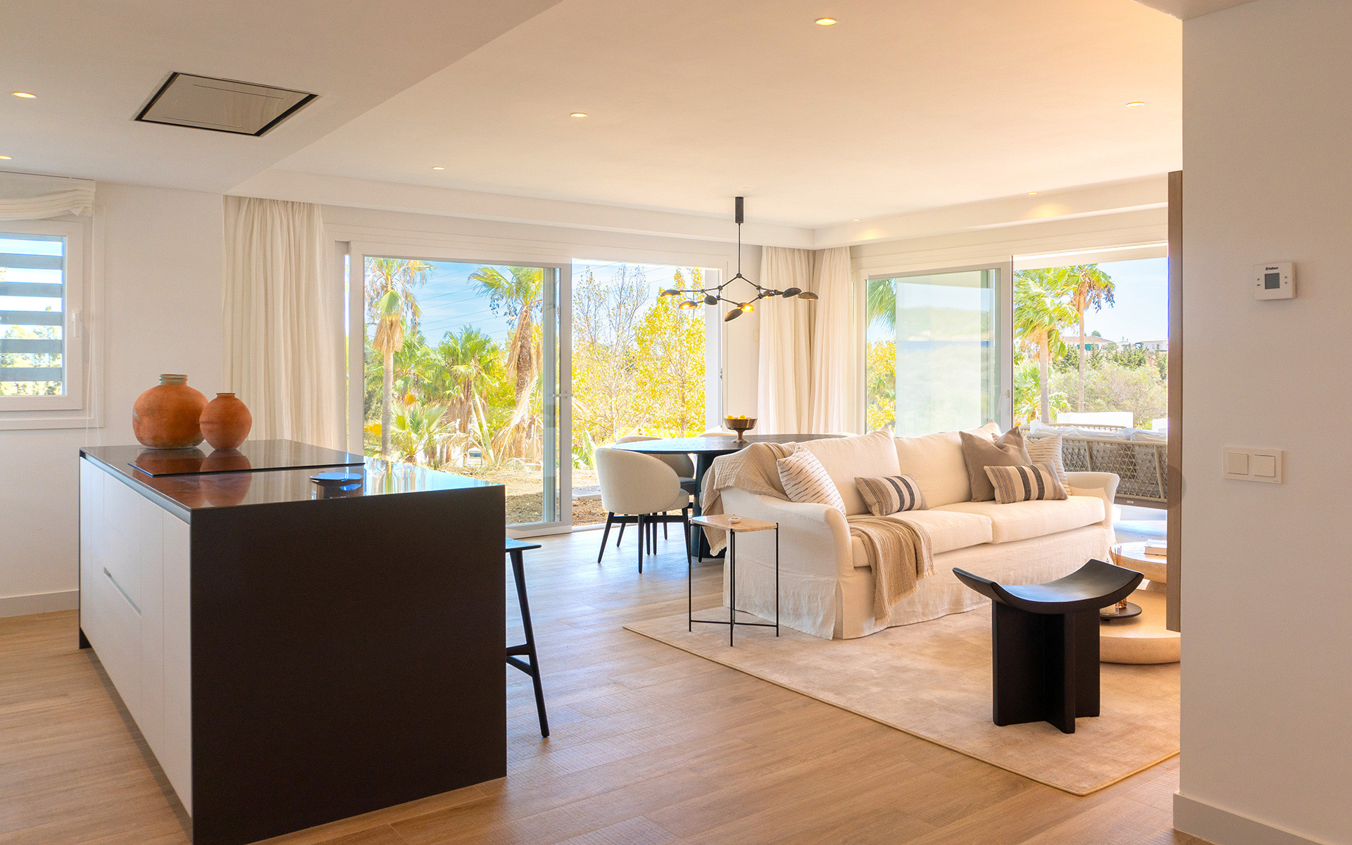 Apartment 2 Bedrooms 2 Bathrooms in Casares, Costa del Sol