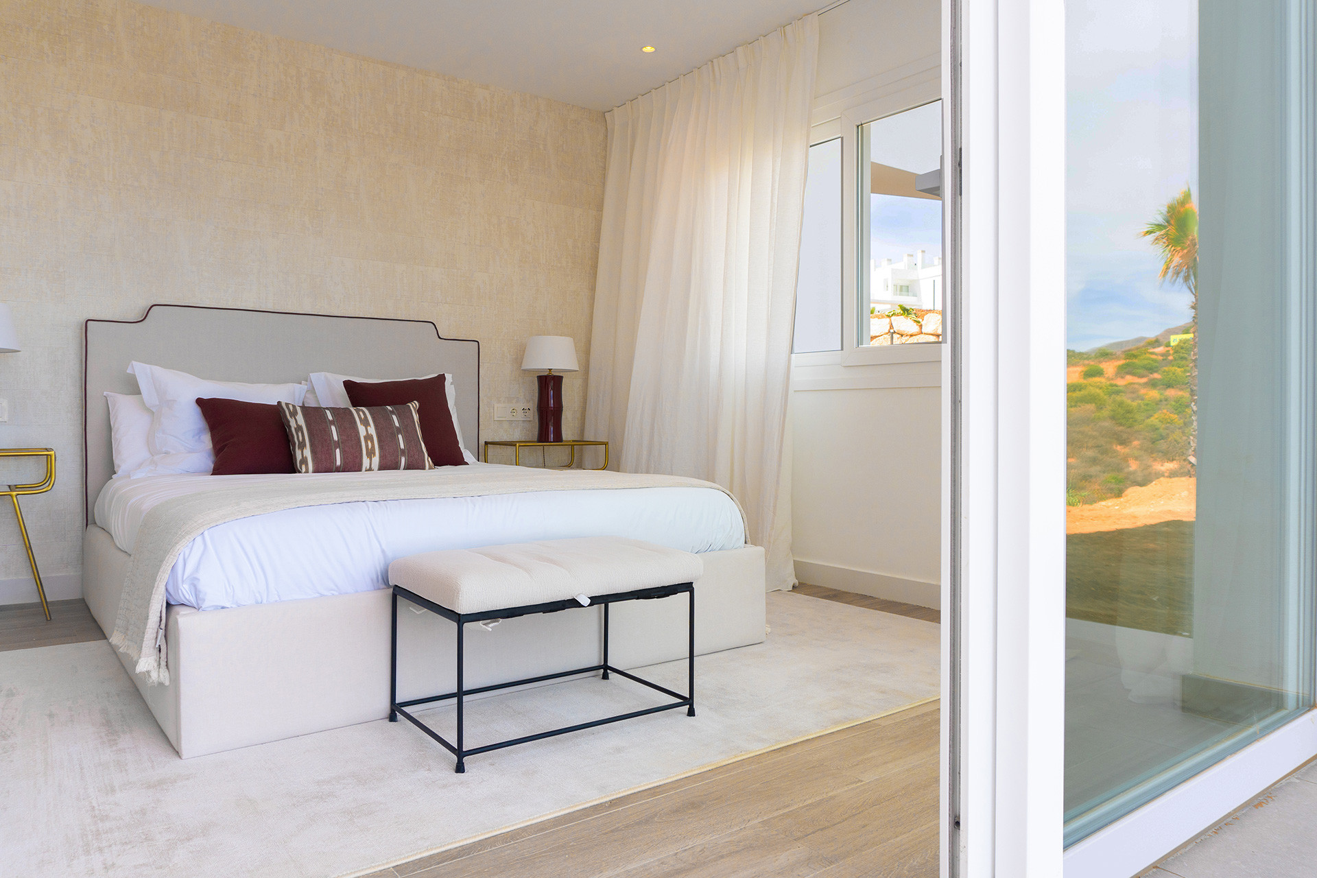 Apartment 2 Bedrooms 2 Bathrooms in Casares, Costa del Sol
