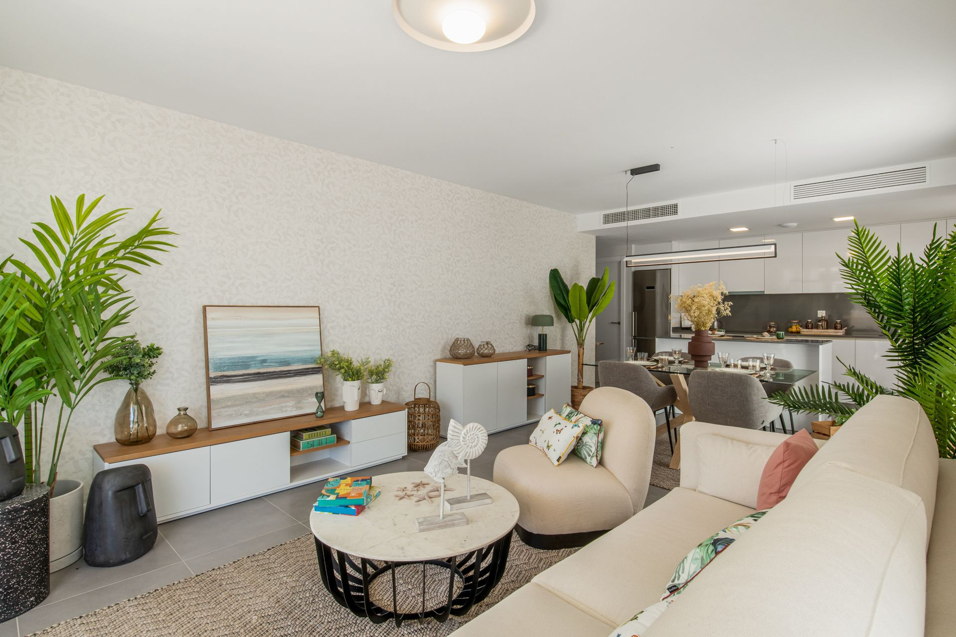 Apartment 4 Bedrooms 3 Bathrooms in Marbella, Costa del Sol