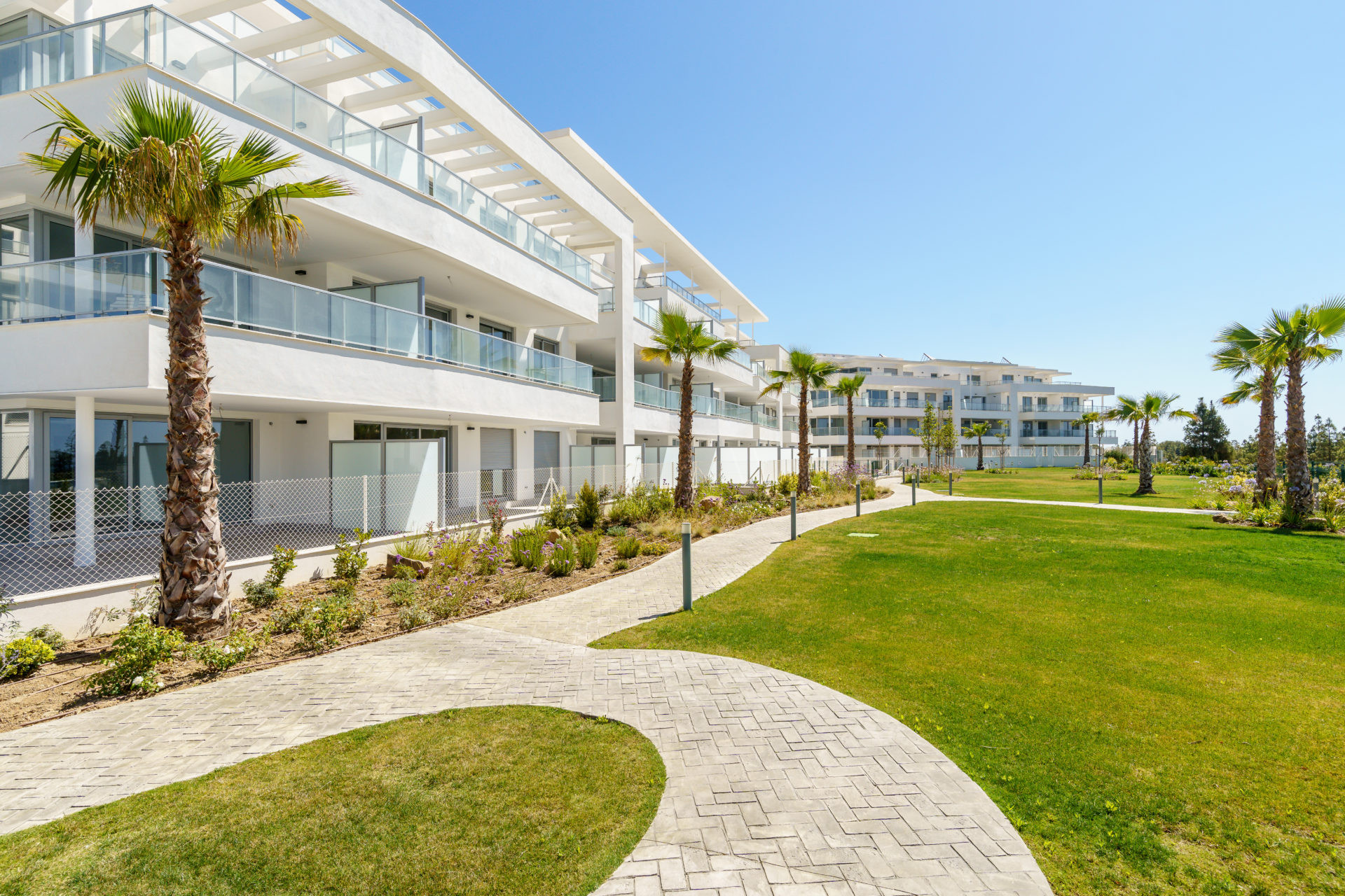 Apartment 4 Bedrooms 3 Bathrooms in Marbella, Costa del Sol