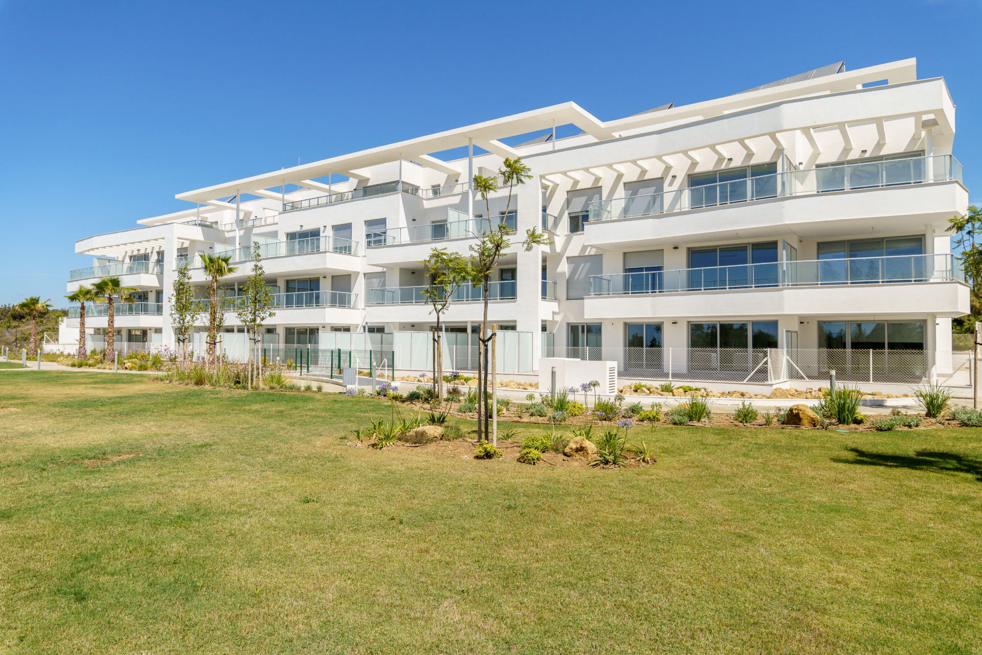 Apartment 4 Bedrooms 3 Bathrooms in Marbella, Costa del Sol