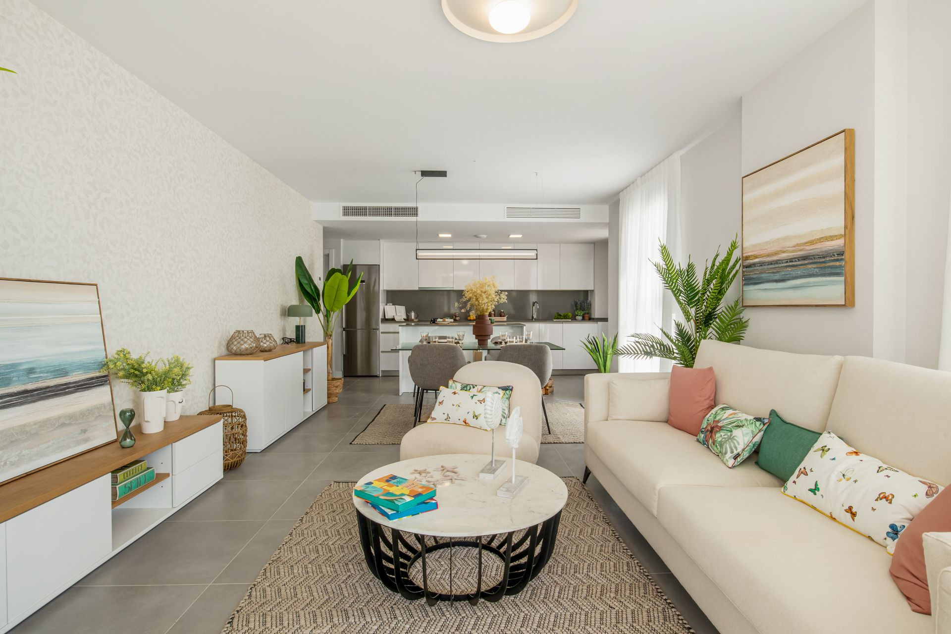 Apartment 4 Bedrooms 3 Bathrooms in Marbella, Costa del Sol