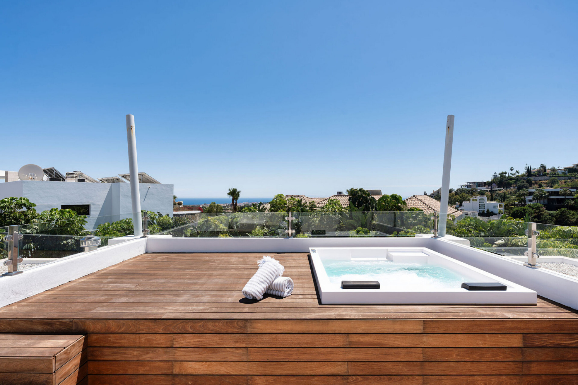 Villa 5 Bedrooms 5 Bathrooms in Benahavis, Costa del Sol