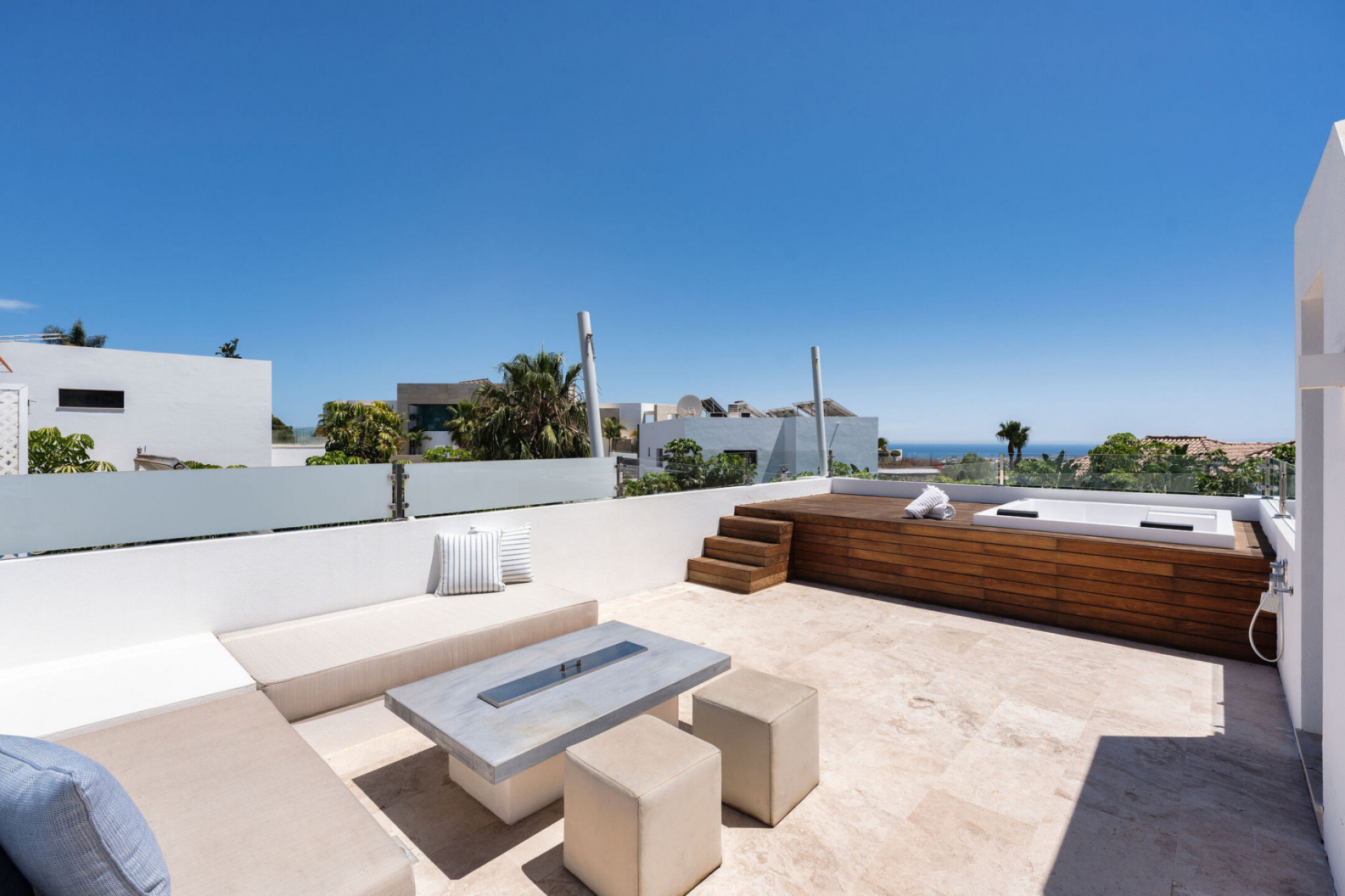 Villa 5 Bedrooms 5 Bathrooms in Benahavis, Costa del Sol