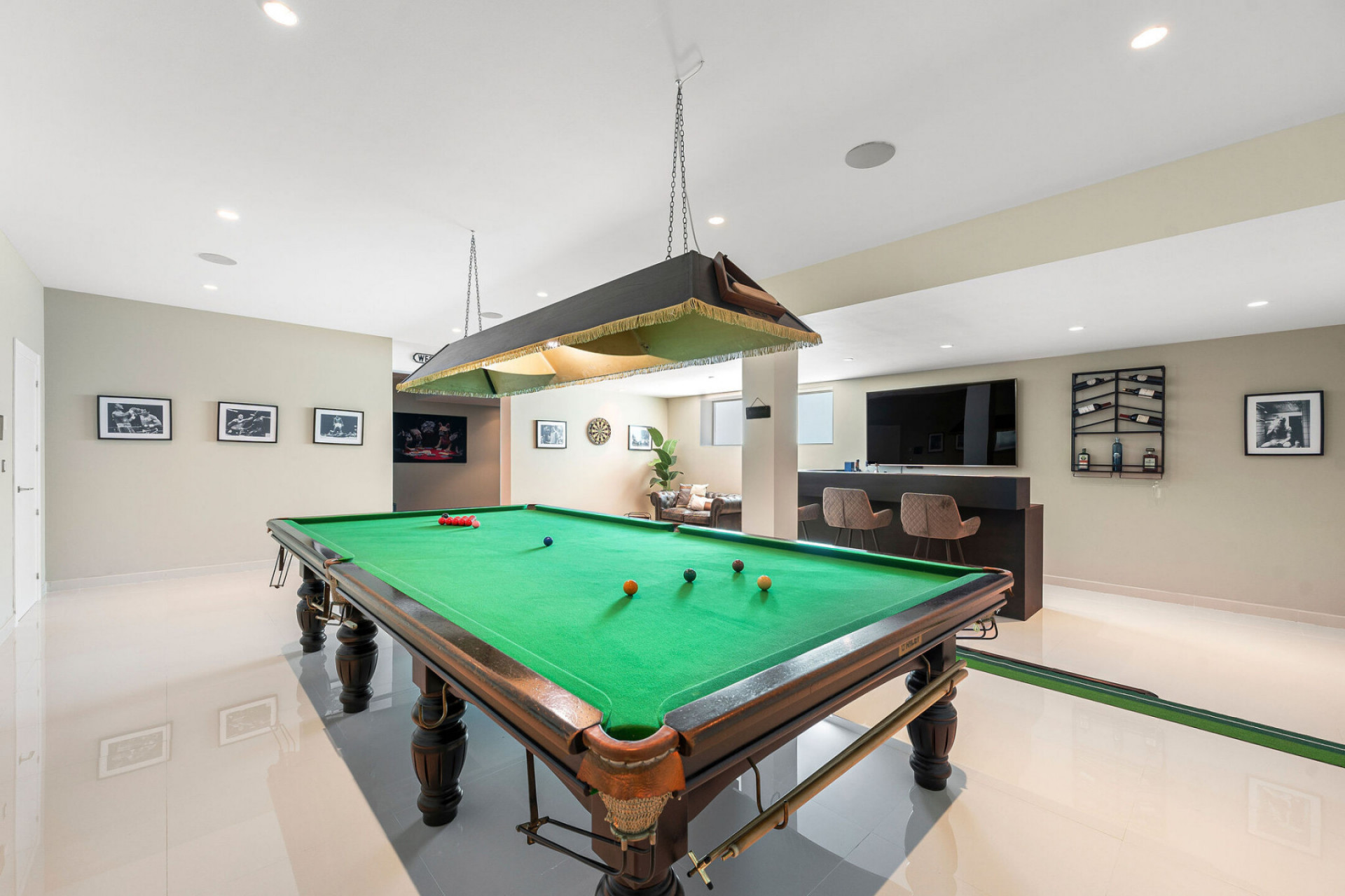 Villa 5 Bedrooms 5 Bathrooms in Benahavis, Costa del Sol