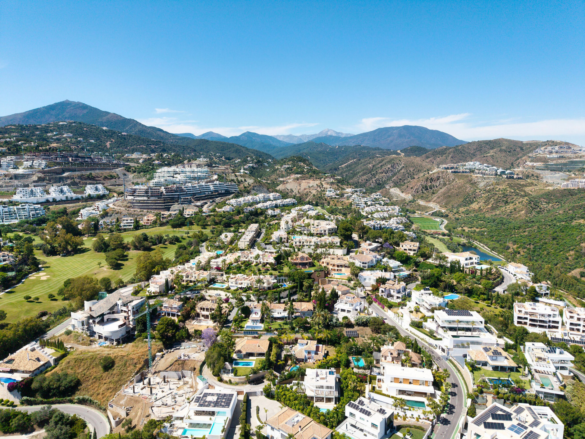 Villa 5 Bedrooms 5 Bathrooms in Benahavis, Costa del Sol