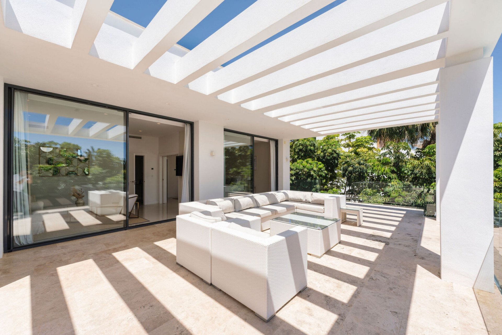 Villa 5 Bedrooms 5 Bathrooms in Benahavis, Costa del Sol