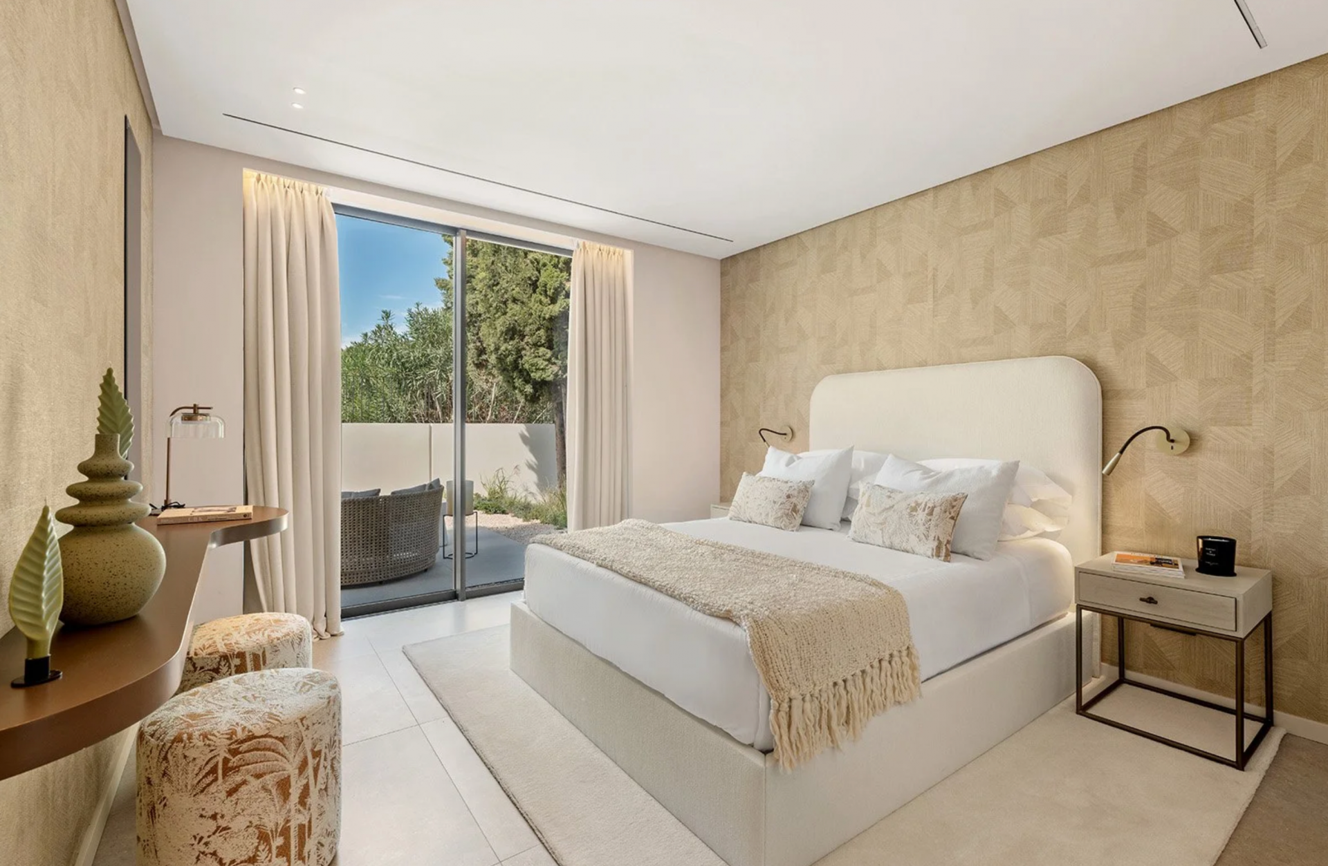 Villa 5 Bedrooms 6 Bathrooms in Marbella, Costa del Sol