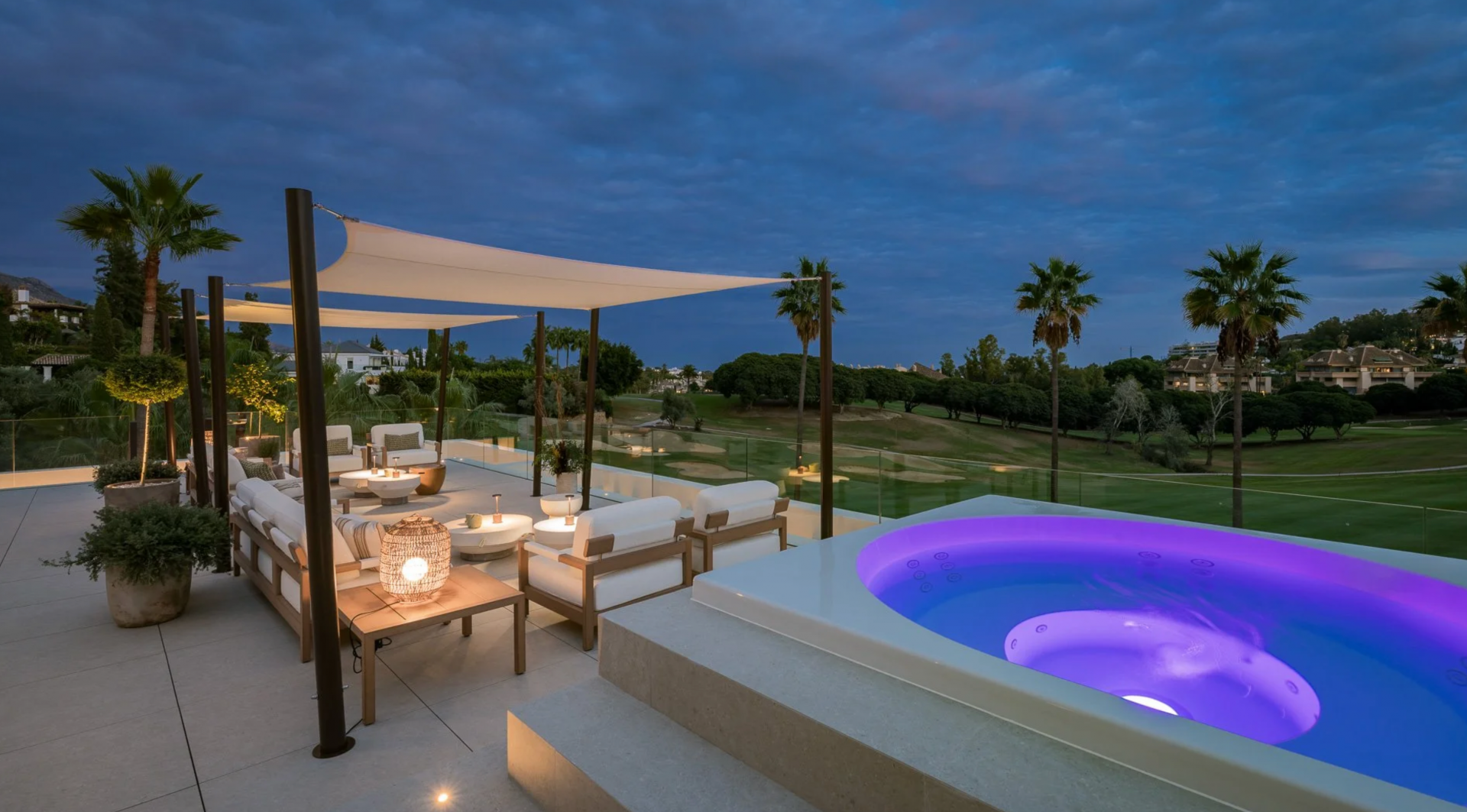 Villa 5 Bedrooms 6 Bathrooms in Marbella, Costa del Sol