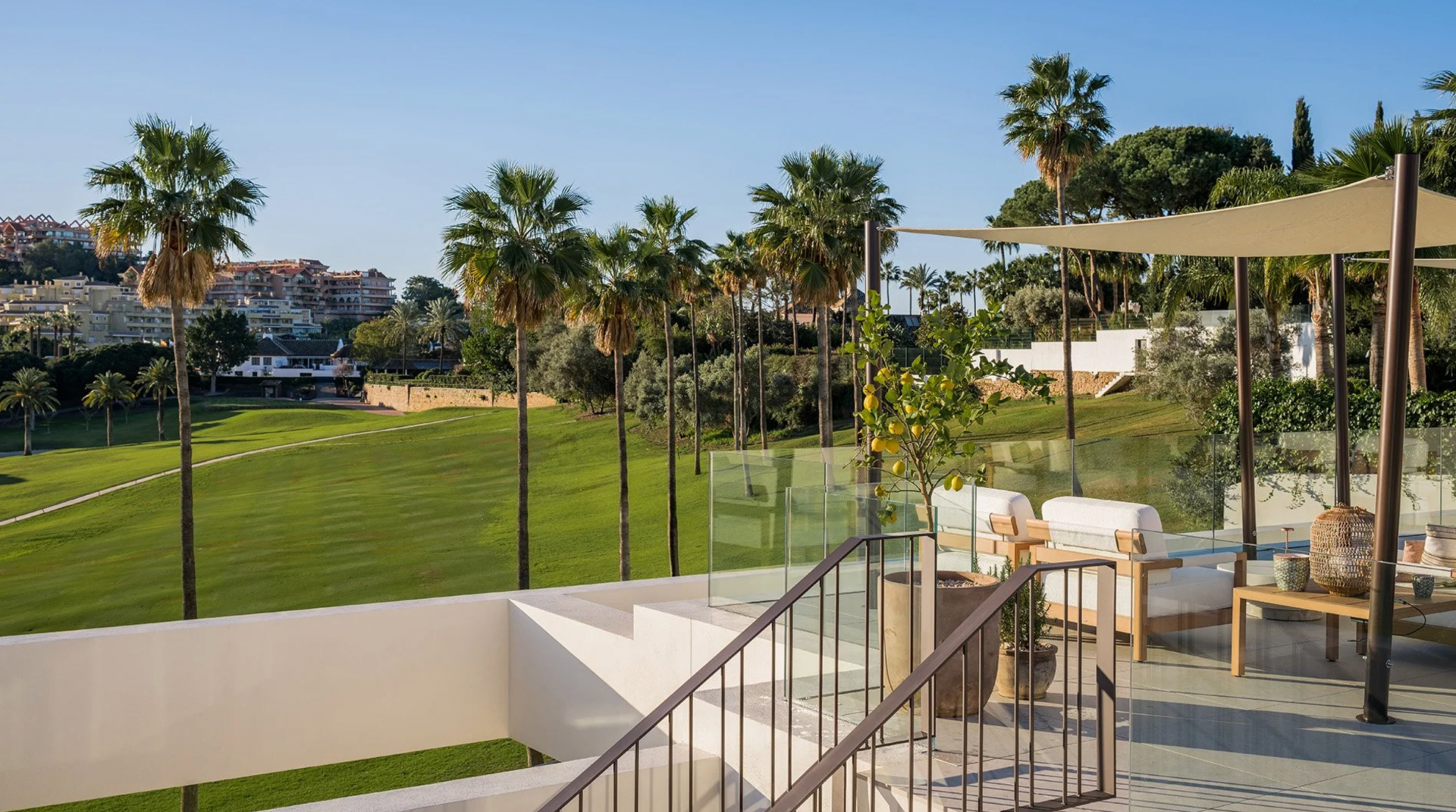 Villa 5 Bedrooms 6 Bathrooms in Marbella, Costa del Sol