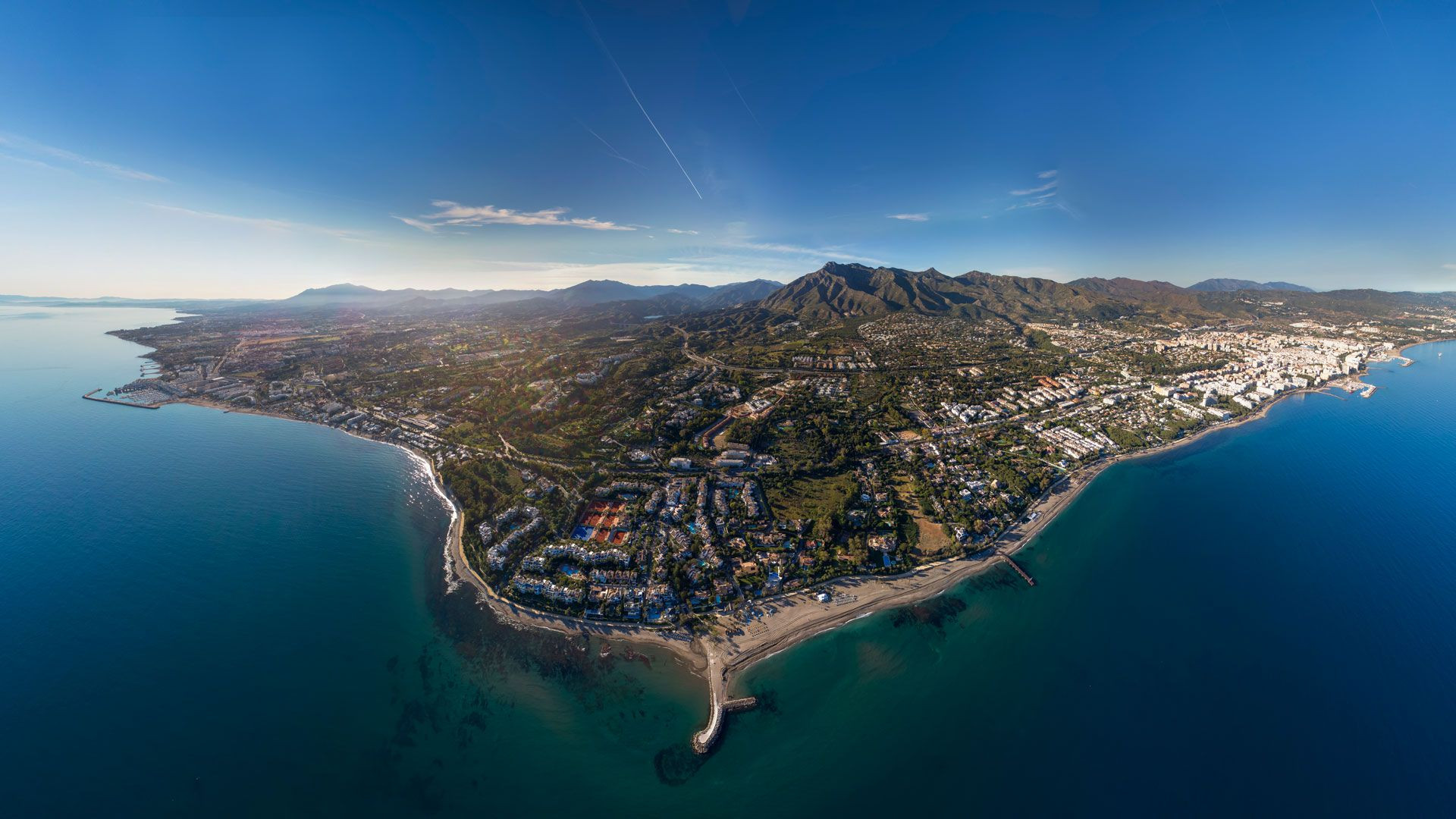 Villa 5 Bedrooms 6 Bathrooms in Marbella, Costa del Sol