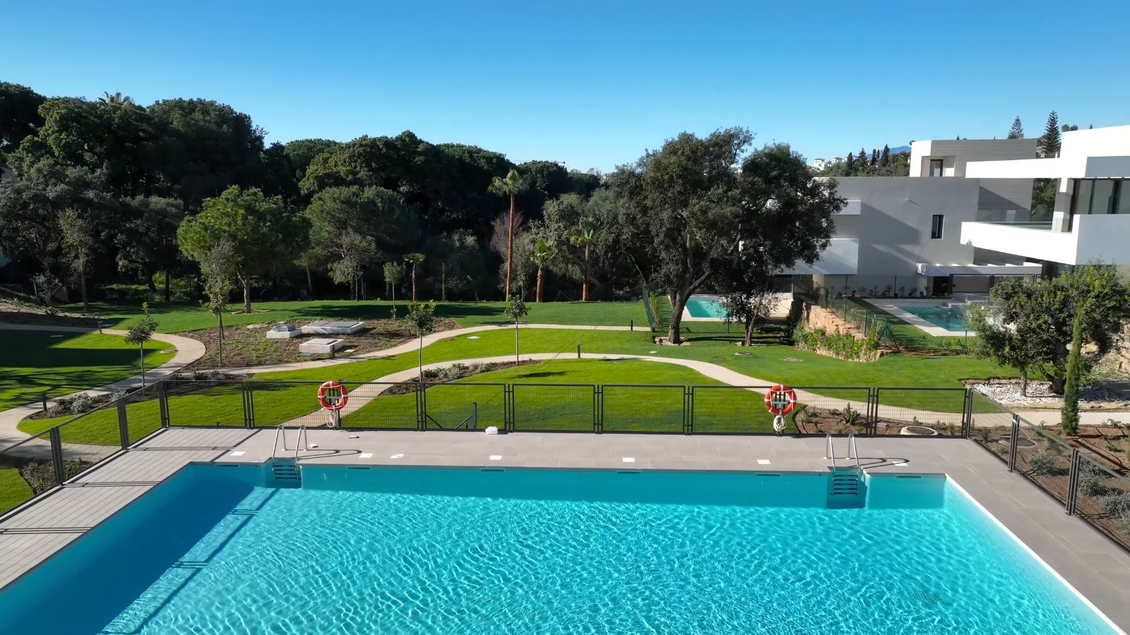 Town House 3 Bedrooms 3 Bathrooms in Marbella, Costa del Sol