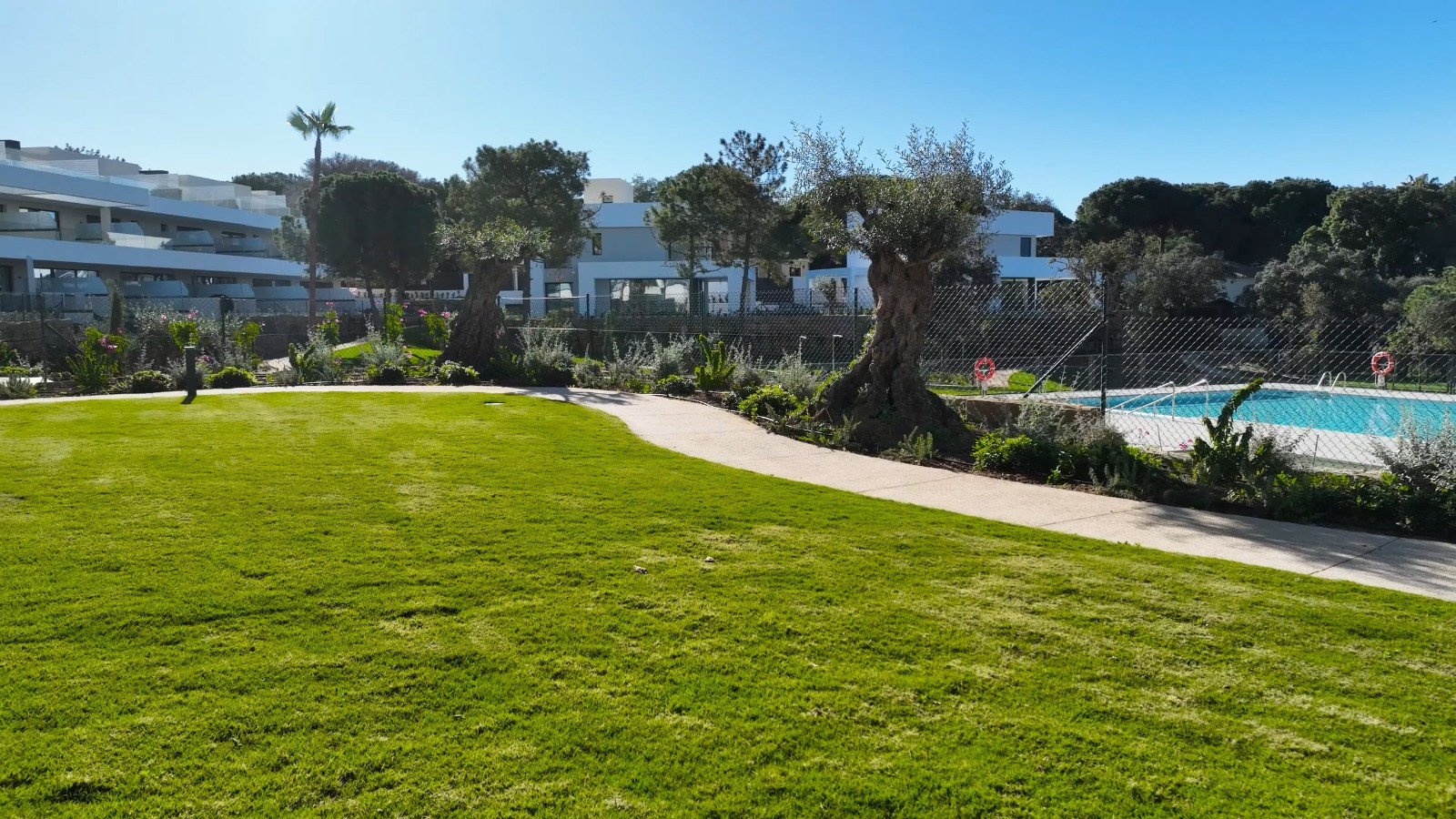 Town House 3 Bedrooms 3 Bathrooms in Marbella, Costa del Sol