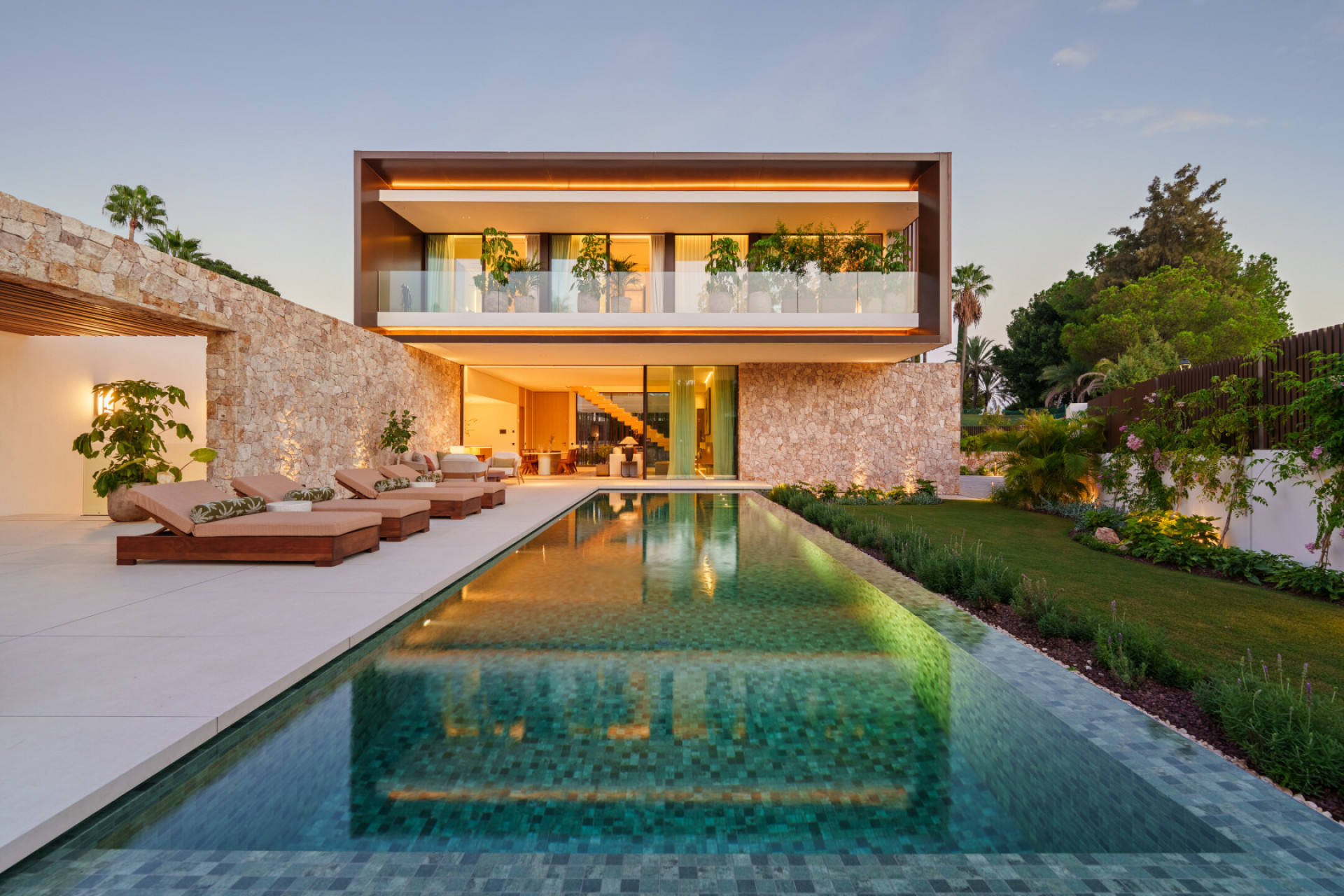 Villa 5 Bedrooms 7 Bathrooms in Marbella, Costa del Sol