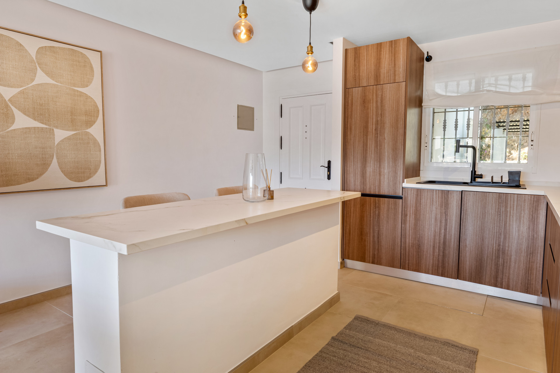 Apartment 2 Bedrooms 2 Bathrooms in Benahavis, Costa del Sol