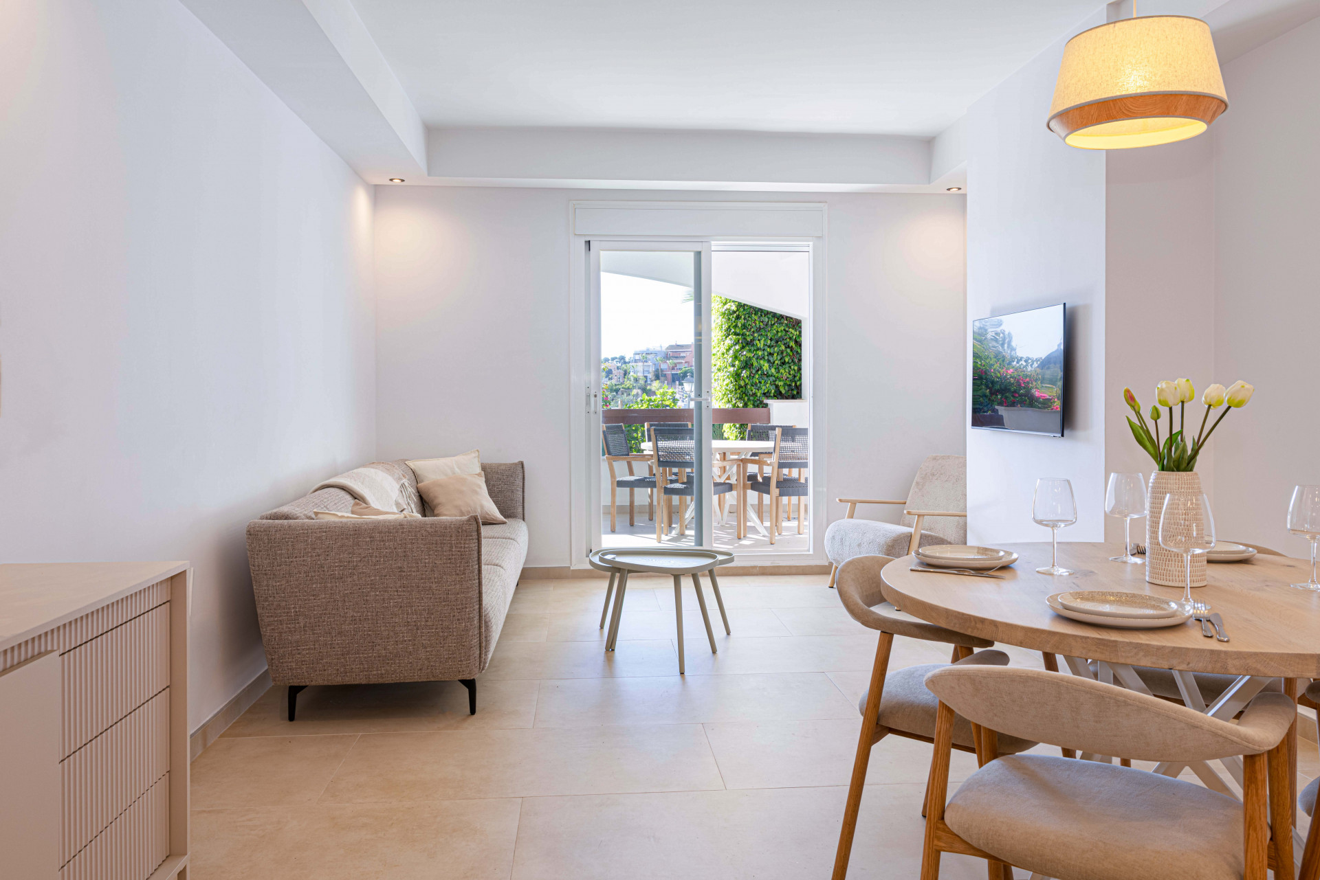 Apartment 2 Bedrooms 2 Bathrooms in Marbella, Costa del Sol