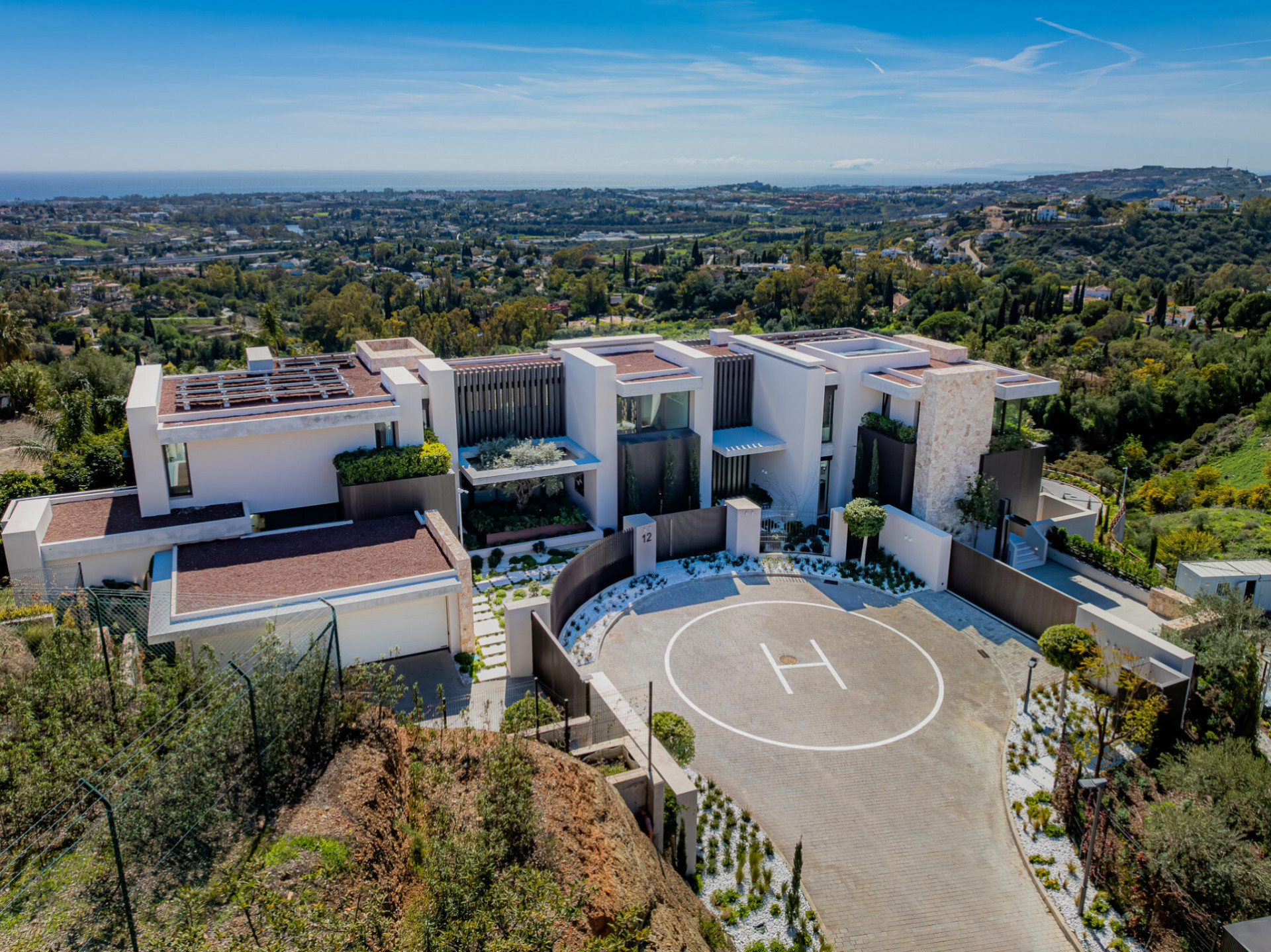 Villa 8 Bedrooms 8 Bathrooms in Benahavis, Costa del Sol