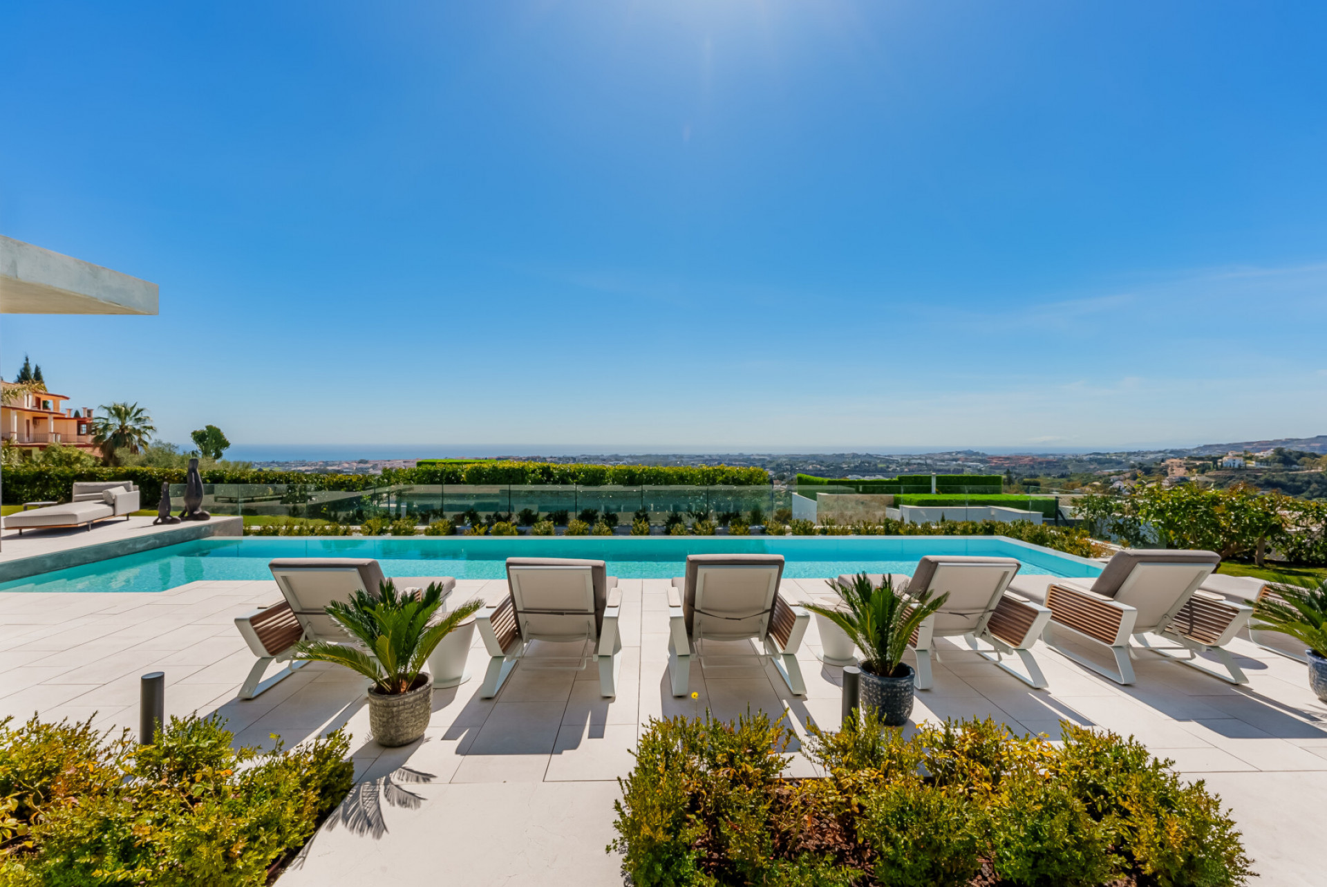 Villa 8 Bedrooms 8 Bathrooms in Benahavis, Costa del Sol
