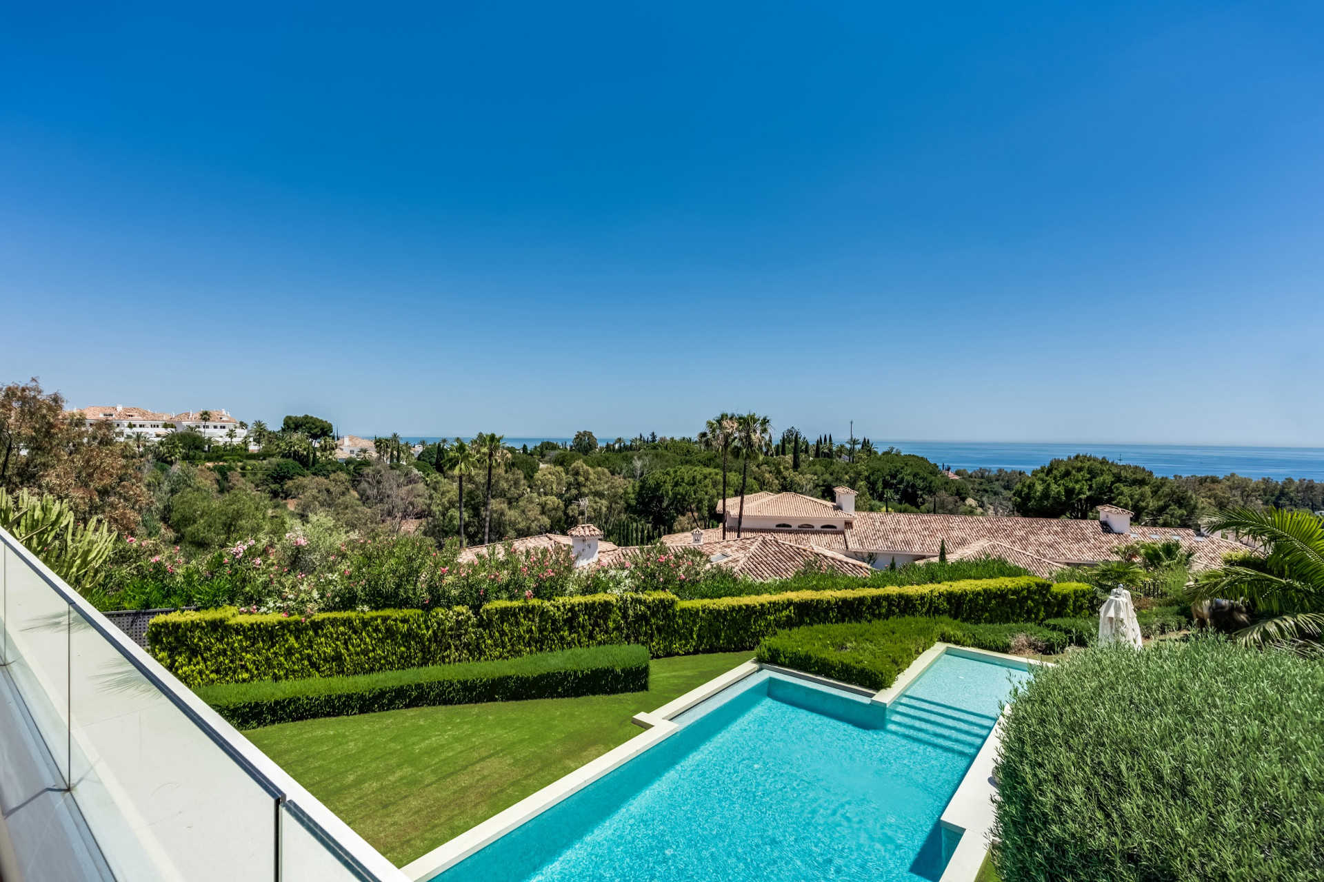 Villa 5 Bedrooms 5 Bathrooms in Marbella, Costa del Sol