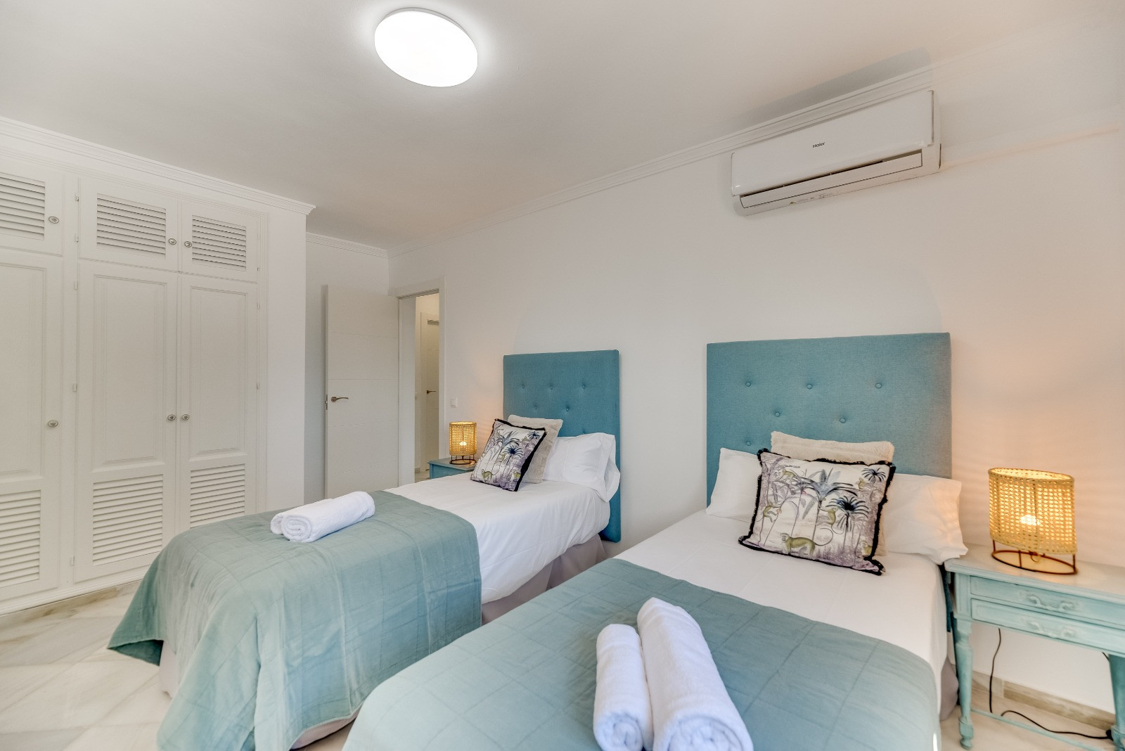 Villa 4 Bedrooms 3 Bathrooms in Marbella, Costa del Sol
