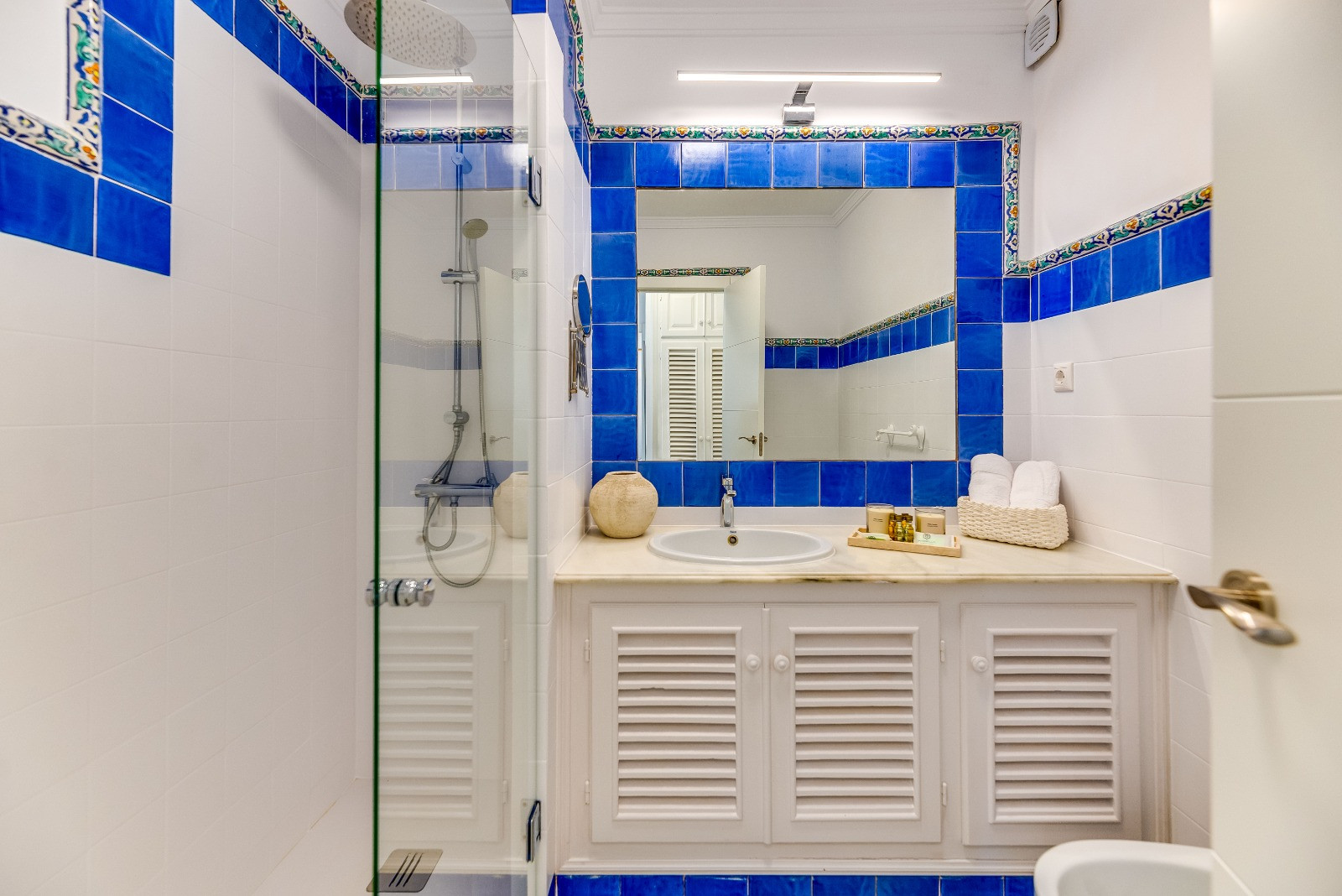 Villa 4 Bedrooms 3 Bathrooms in Marbella, Costa del Sol