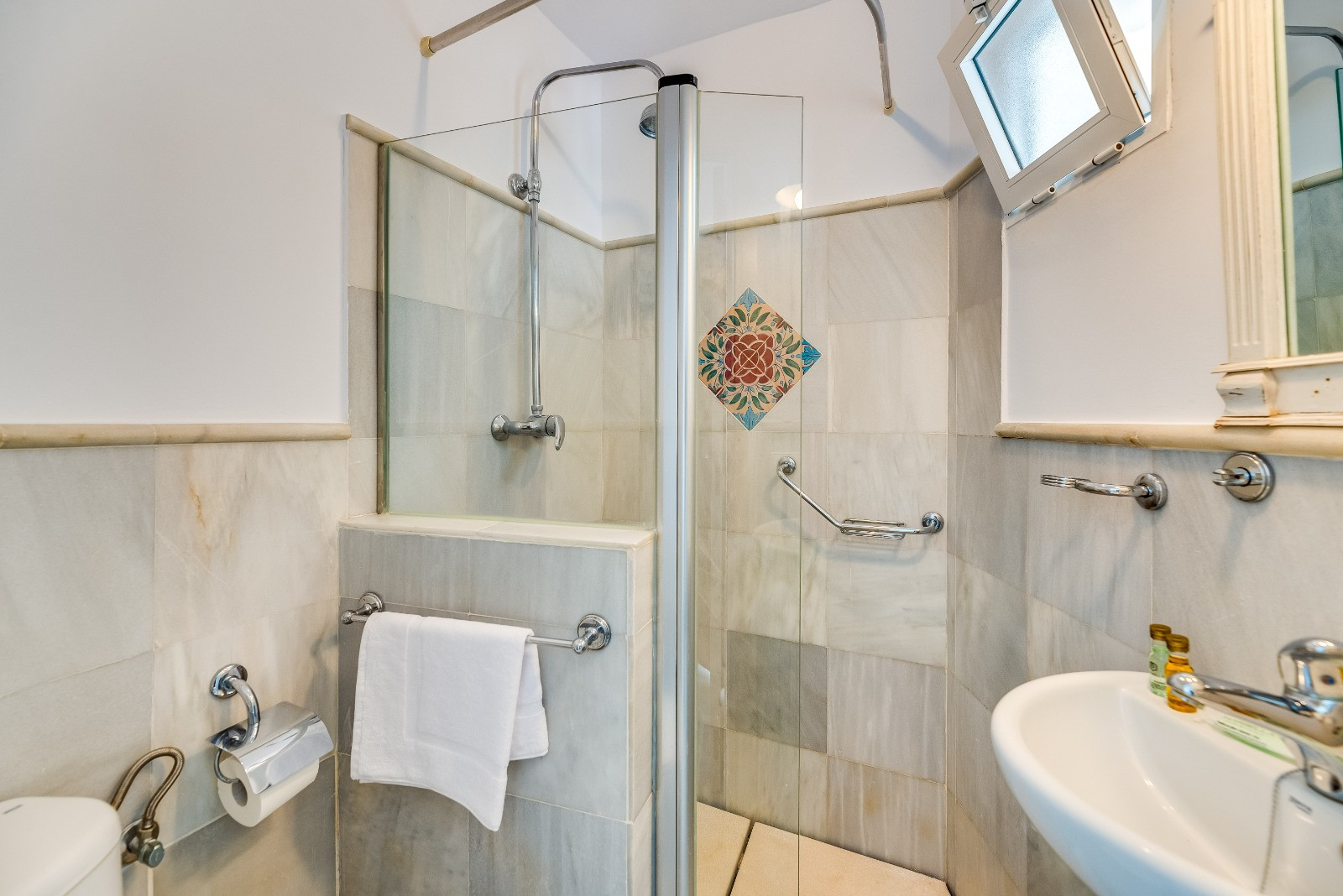 Villa 4 Bedrooms 3 Bathrooms in Marbella, Costa del Sol