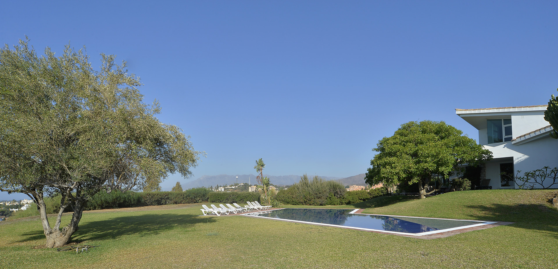 Villa de 5 dormitorios en Elviria