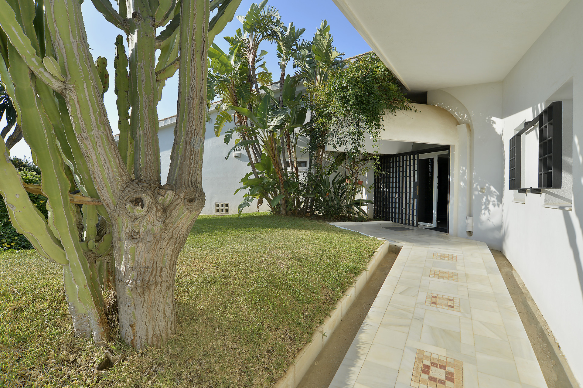 Villa de 5 dormitorios en Elviria