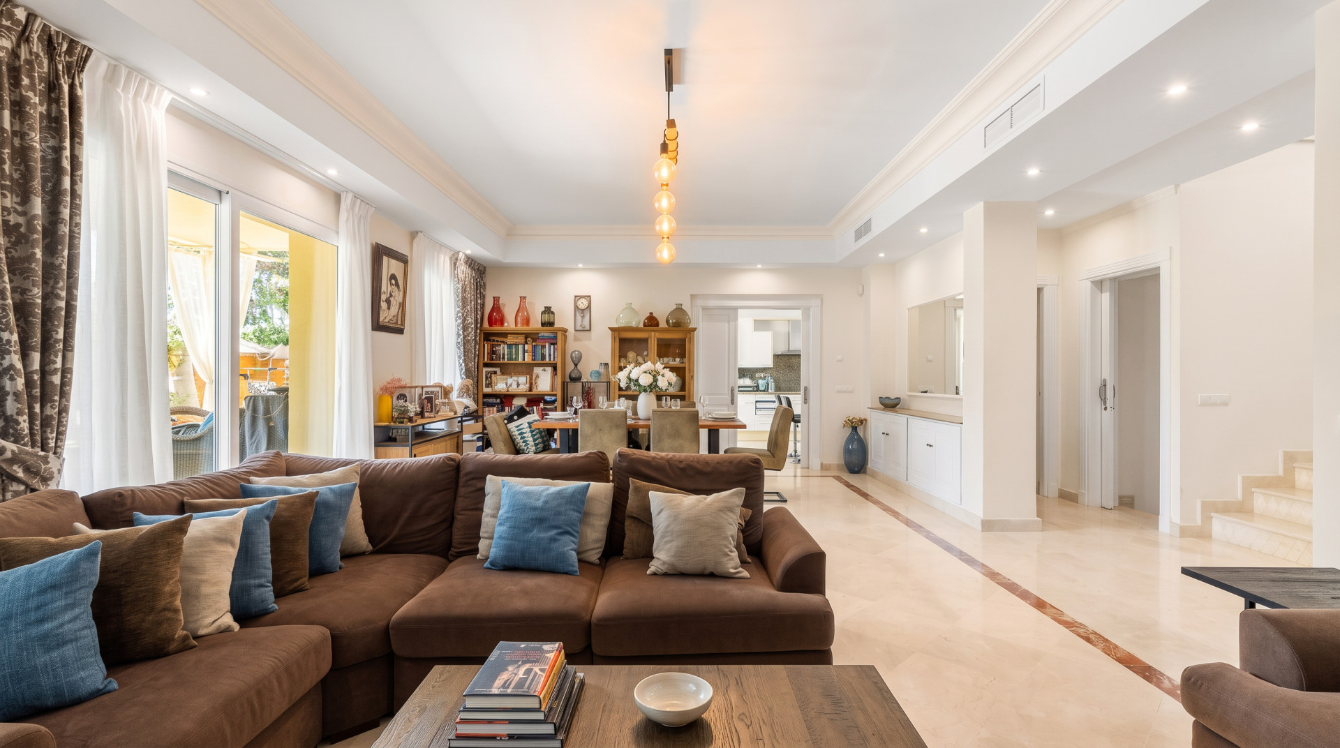 Villa de 5 dormitorios en Nueva Andalucia