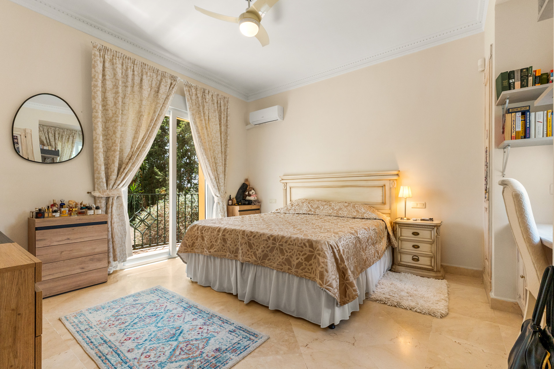 Villa de 5 dormitorios en Nueva Andalucia