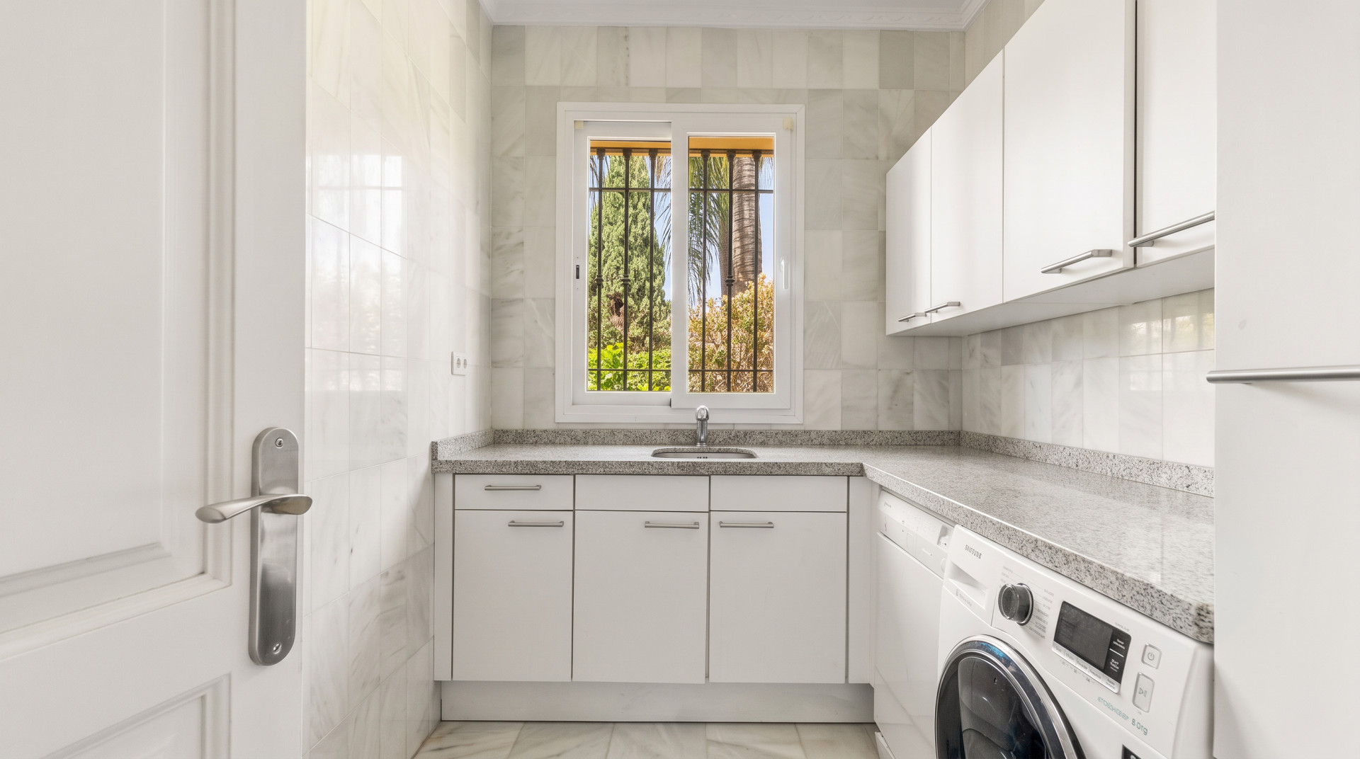Villa de 5 dormitorios en Nueva Andalucia