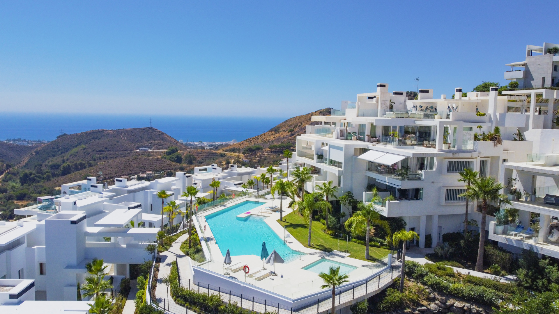 Beautiful two bedroom, south east facing apartment located in the exclusive Urbanisation Palo Alto