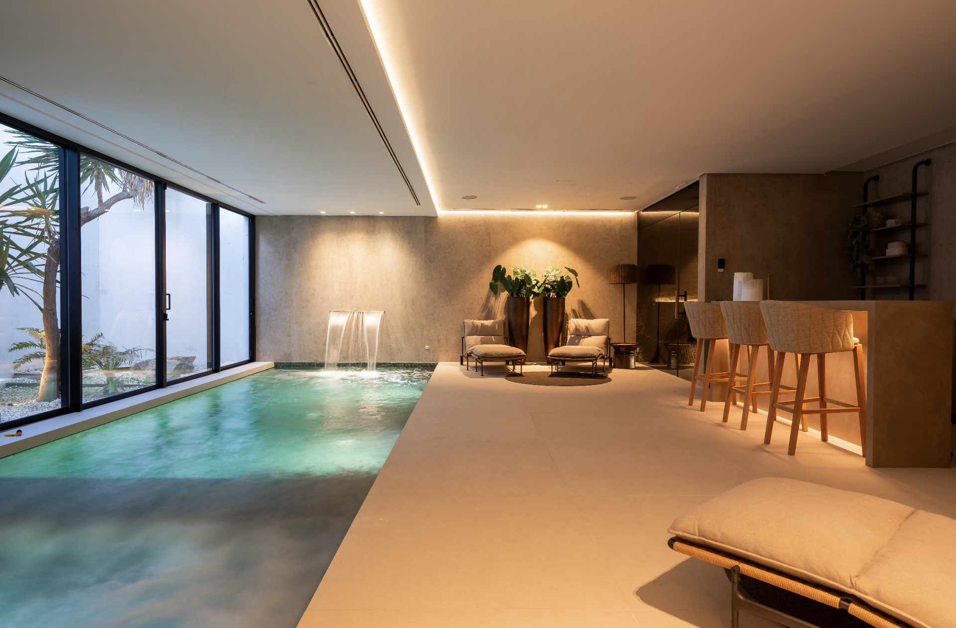 Casa De Canto is an exceptional seven-bedroom contemporary estate, in prestigious gated community of El Madroñal.