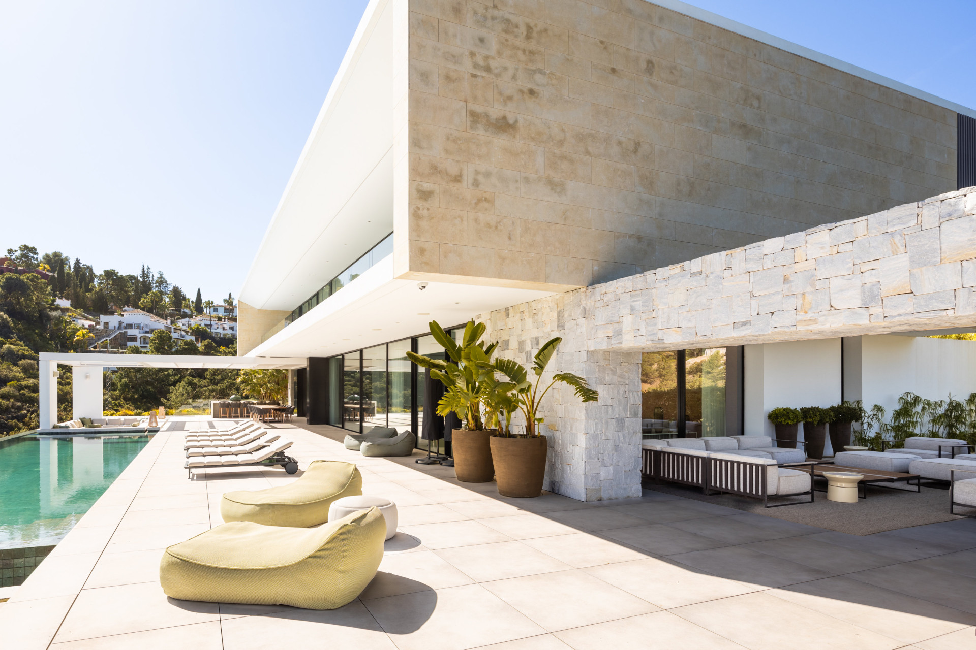 Casa De Canto is an exceptional seven-bedroom contemporary estate, in prestigious gated community of El Madroñal.