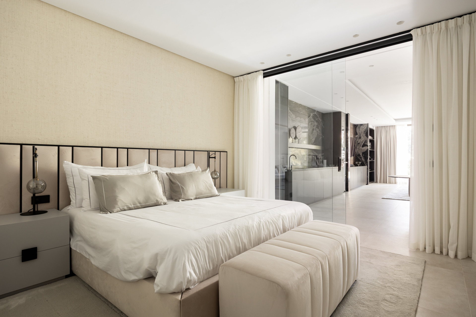 Casa De Canto is an exceptional seven-bedroom contemporary estate, in prestigious gated community of El Madroñal.