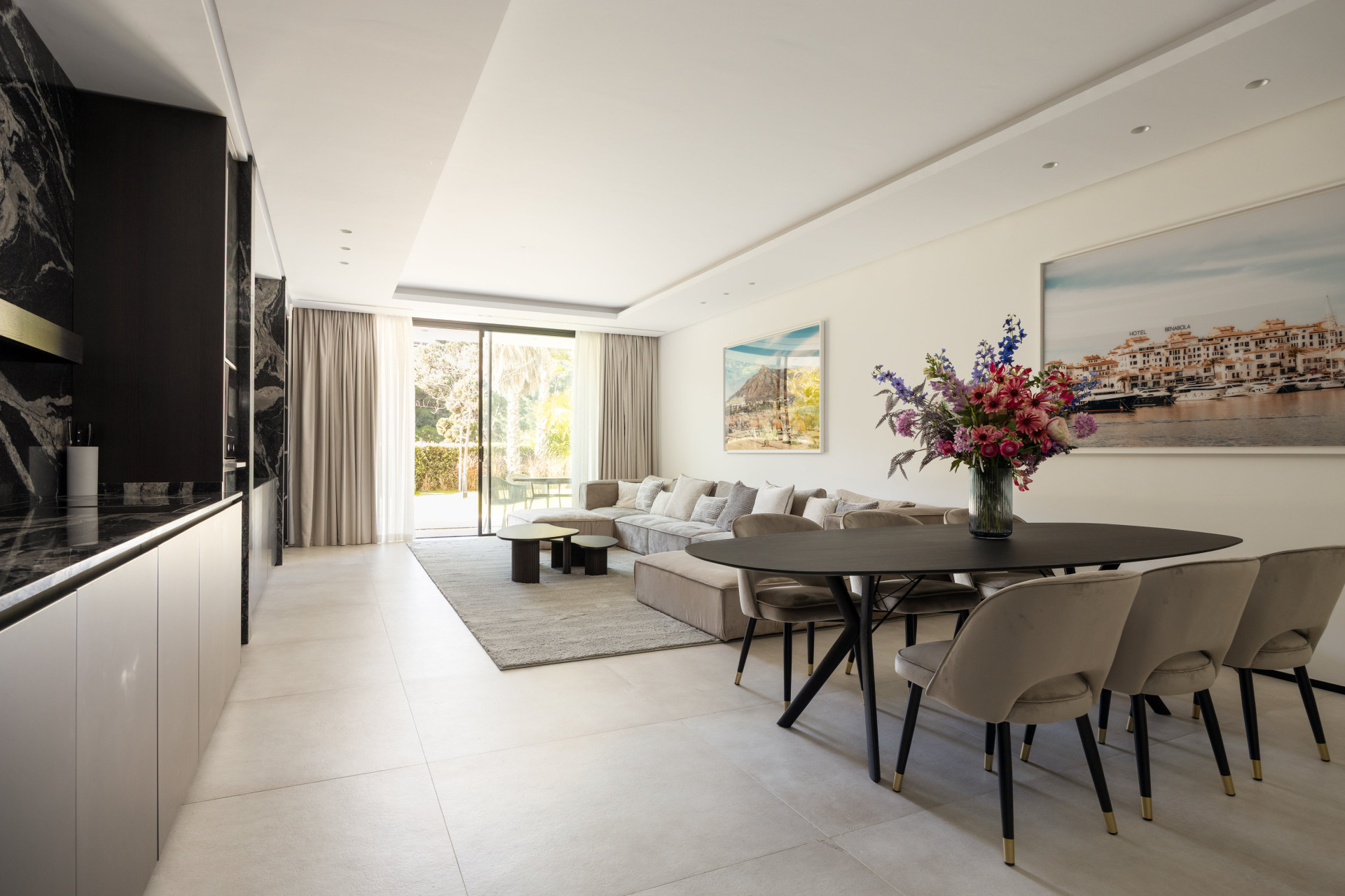 Casa De Canto is an exceptional seven-bedroom contemporary estate, in prestigious gated community of El Madroñal.