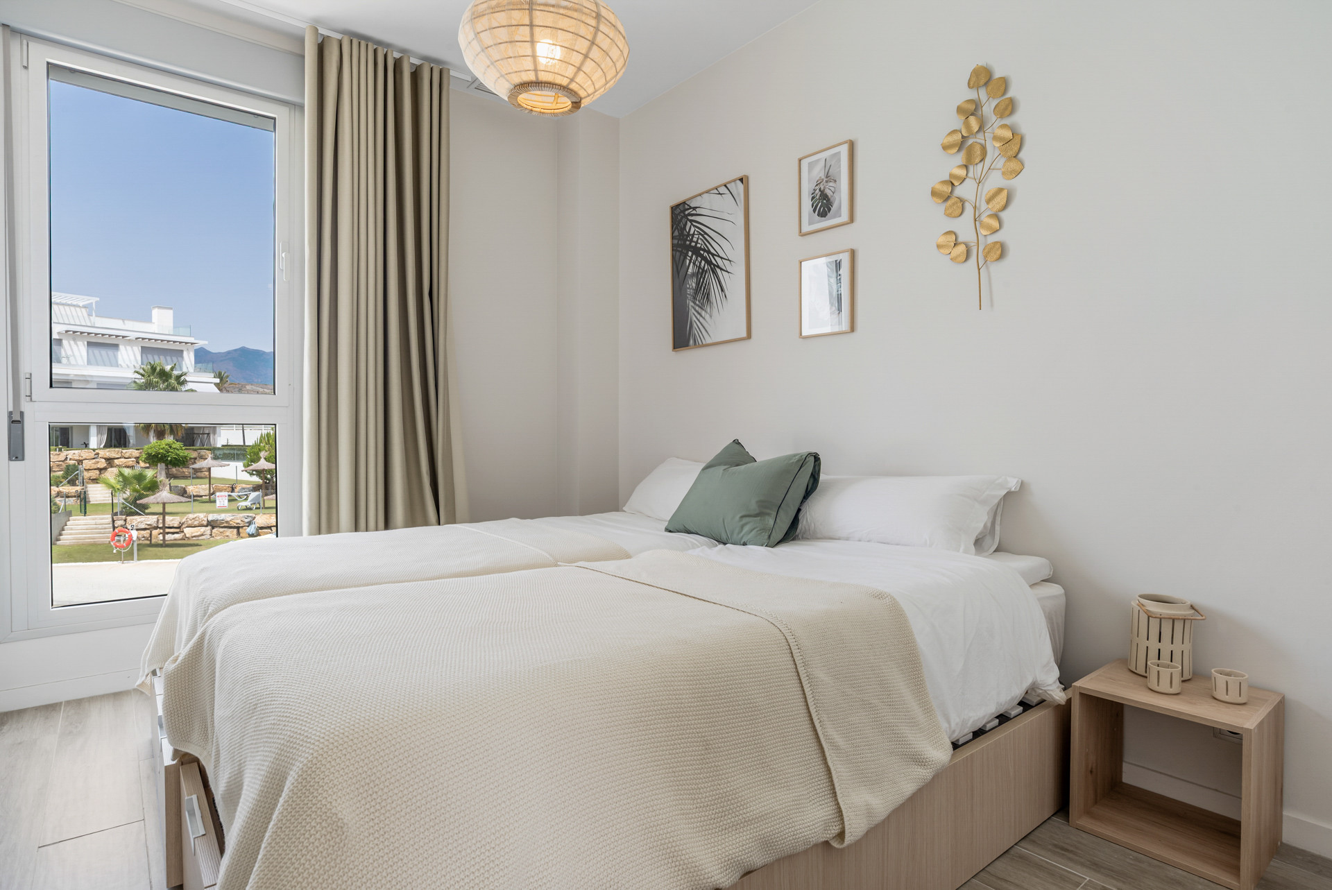 Elegant Penthouse with Rooftop Solarium in Le Mirage Phase III, Cancelada