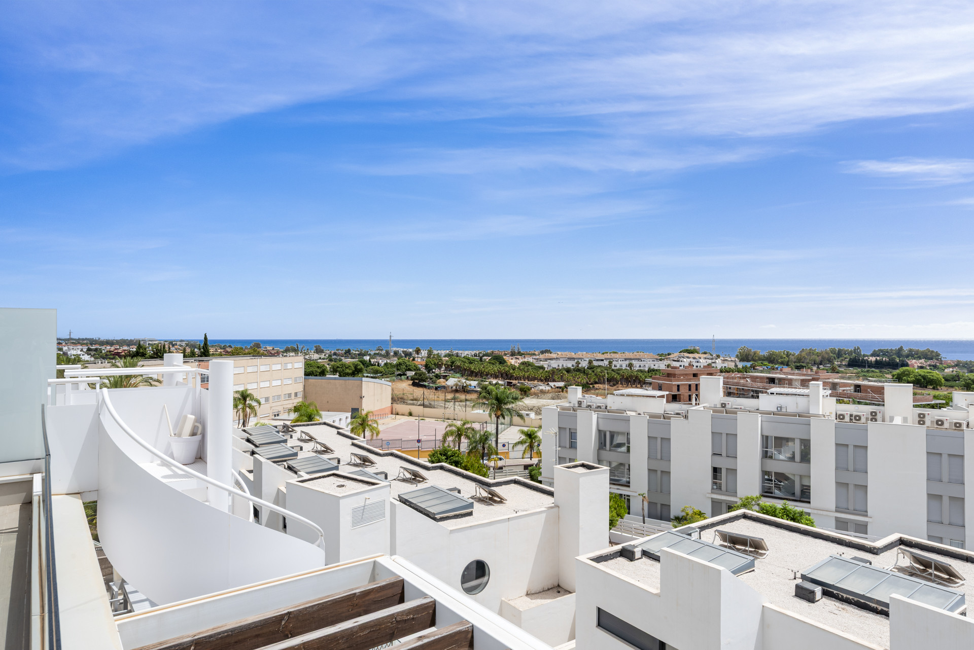 Elegant Penthouse with Rooftop Solarium in Le Mirage Phase III, Cancelada
