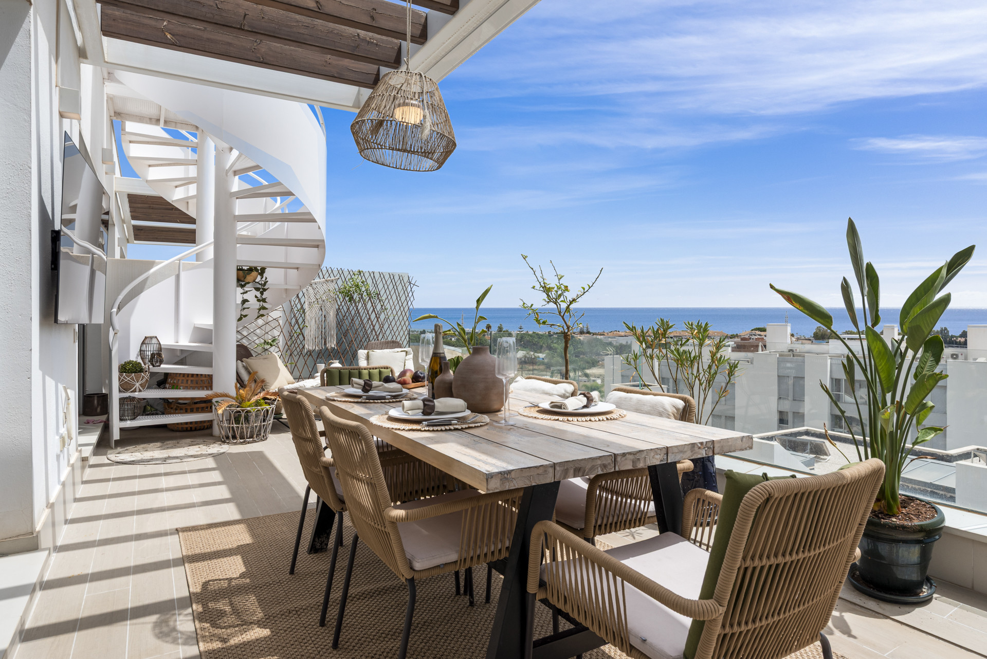Elegant Penthouse with Rooftop Solarium in Le Mirage Phase III, Cancelada