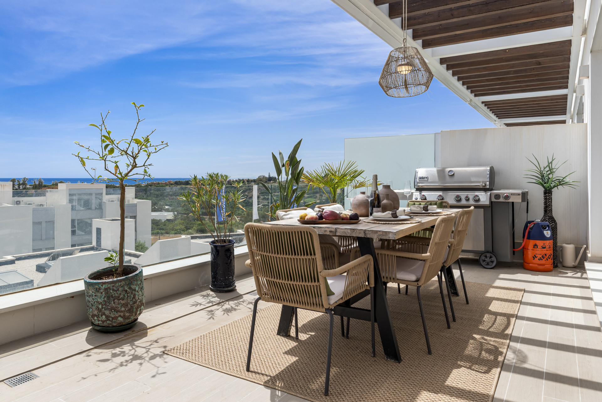 Elegant Penthouse with Rooftop Solarium in Le Mirage Phase III, Cancelada