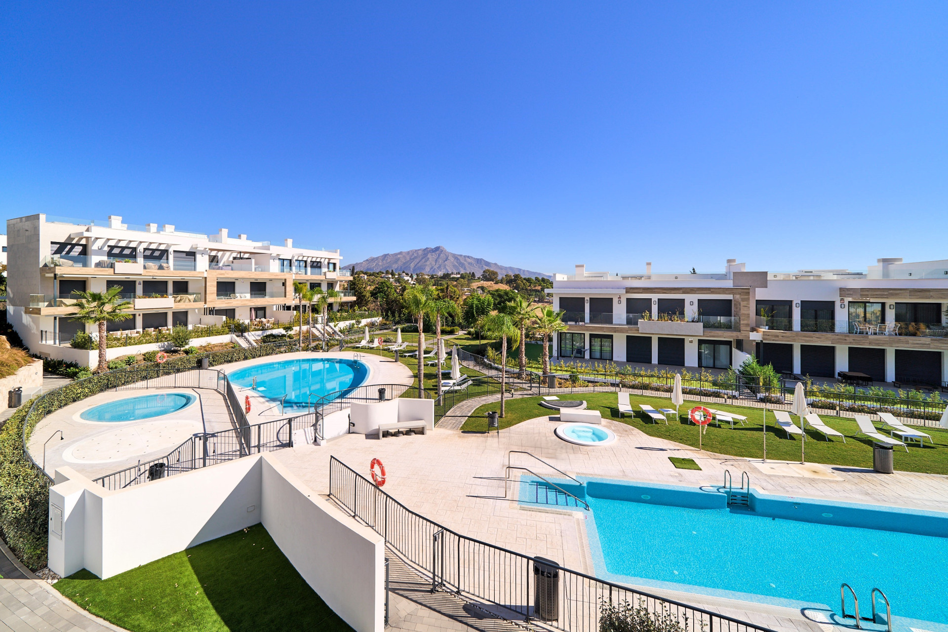 Apartment · Estepona East — 1