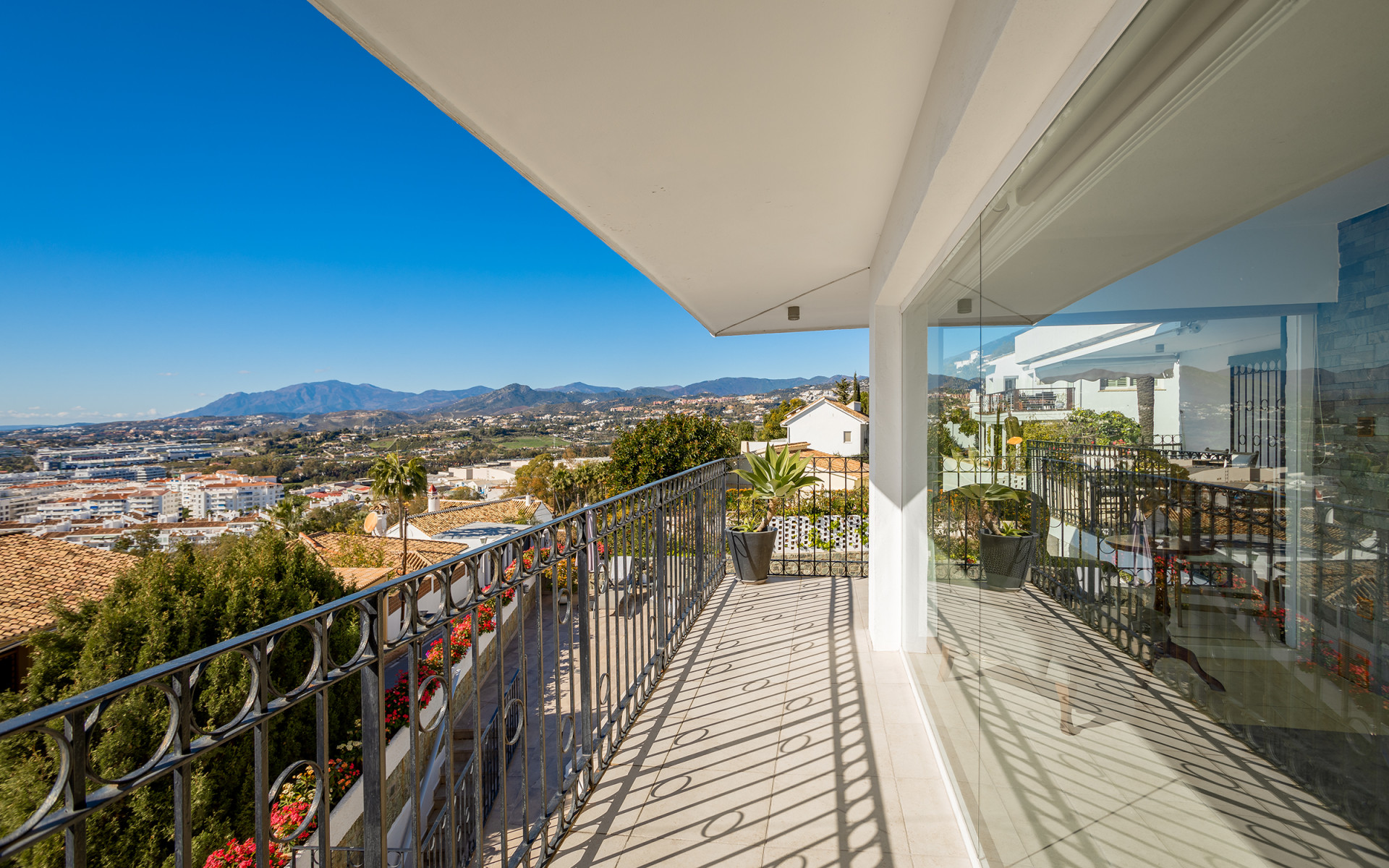 Villa · Nueva Andalucia thumbnail 3