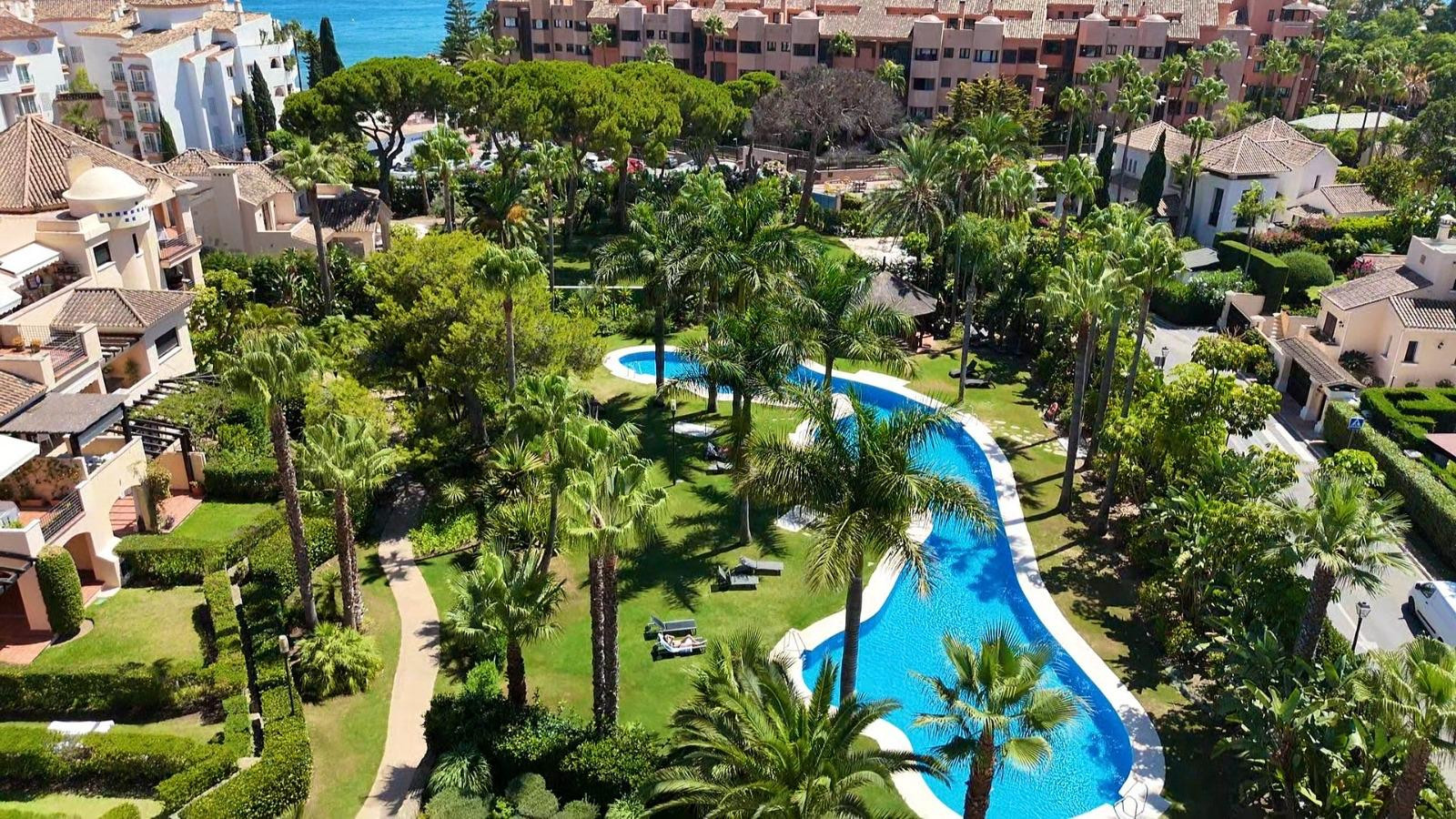 Apartment · Marbella - Puerto Banus — 1