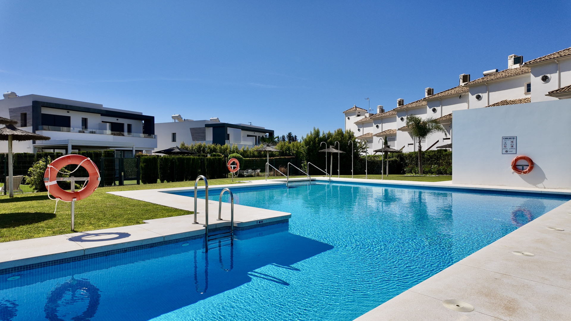 Semi Detached House · Estepona East thumbnail 3