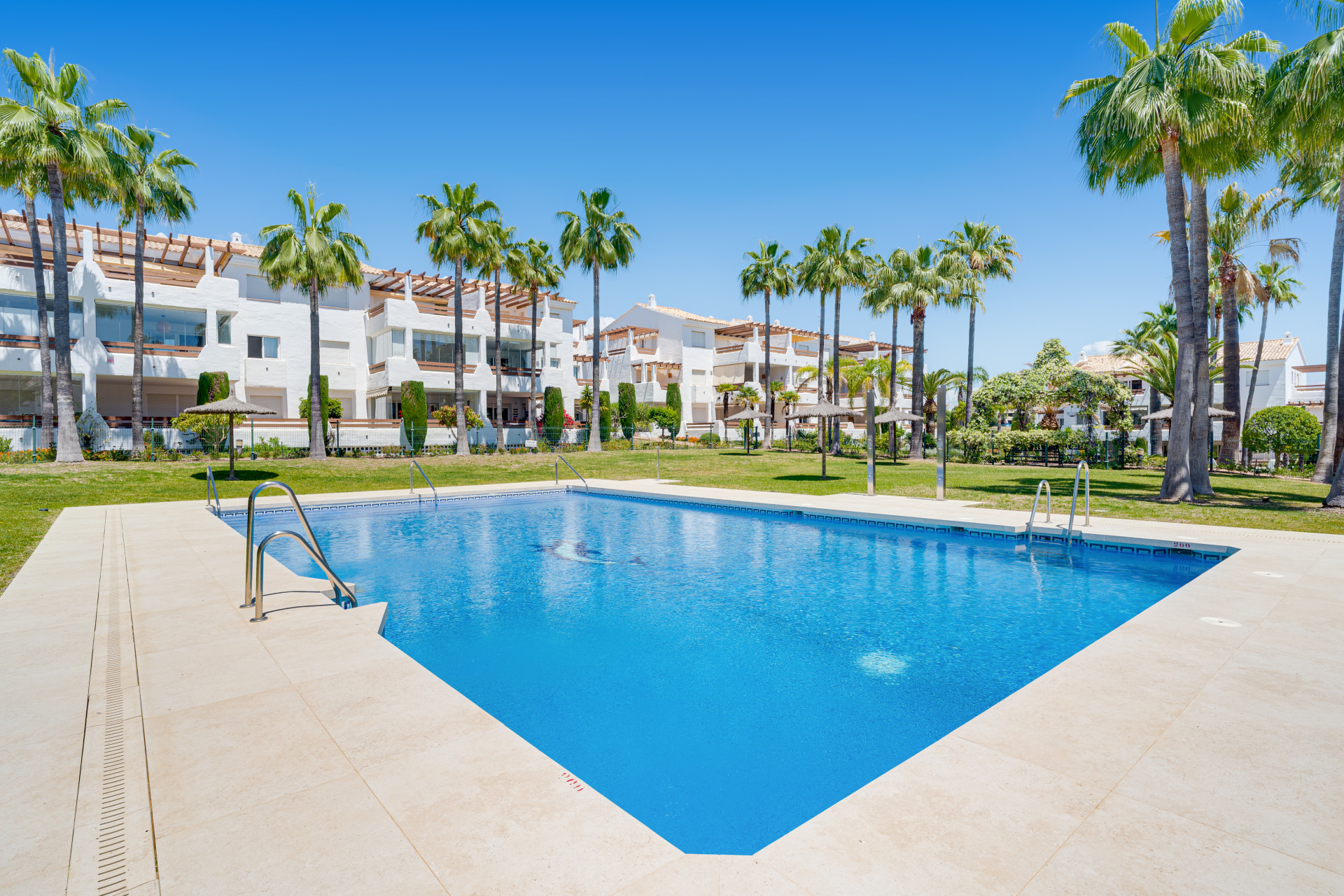 Apartment · Estepona East — 1