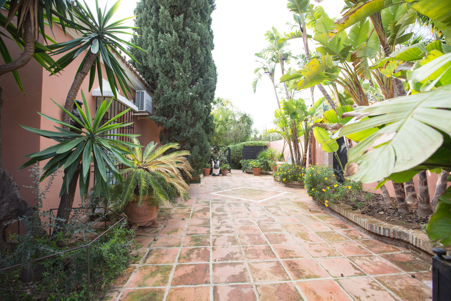 Villa — 1