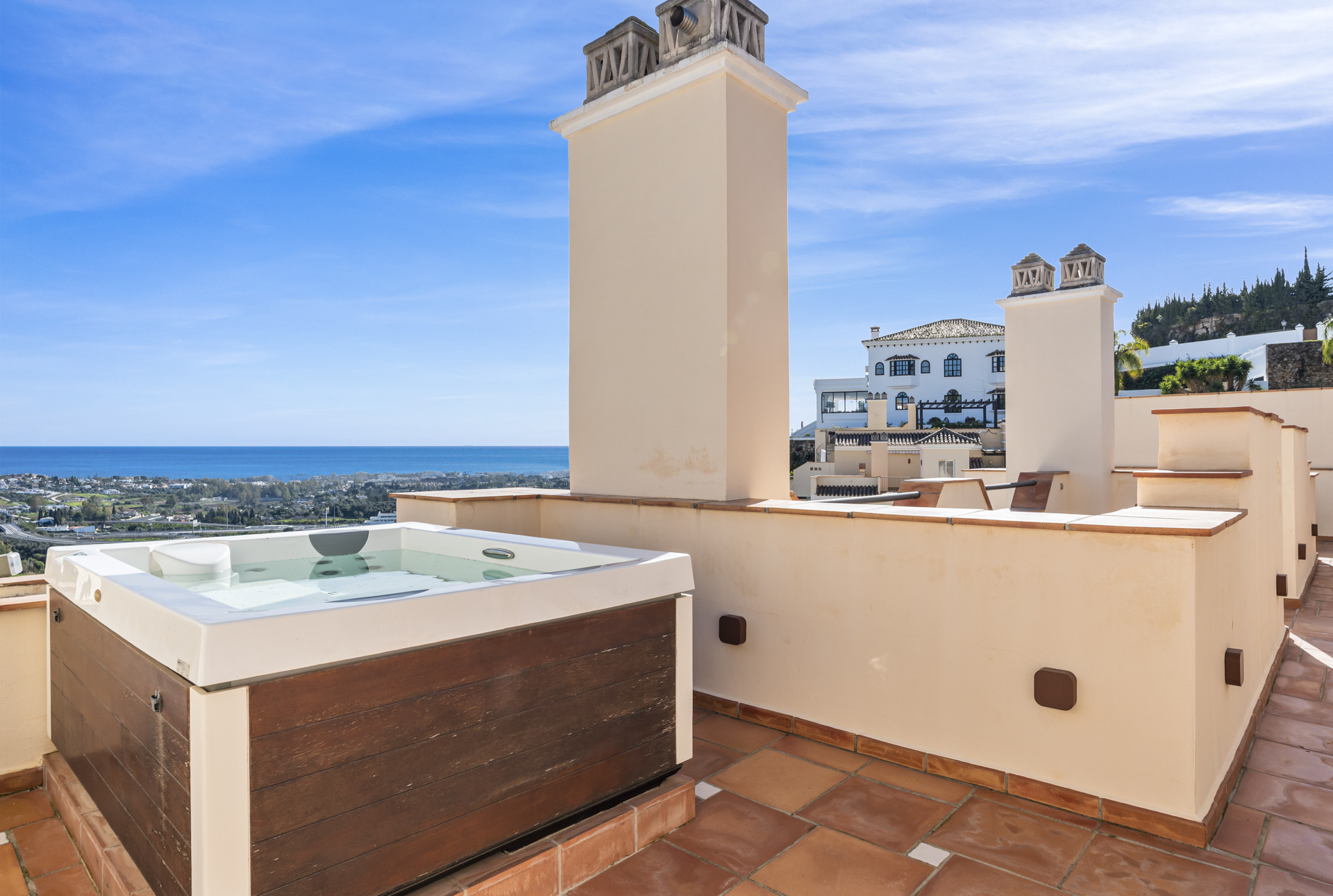 Duplex Penthouse · Los Almendros thumbnail 3