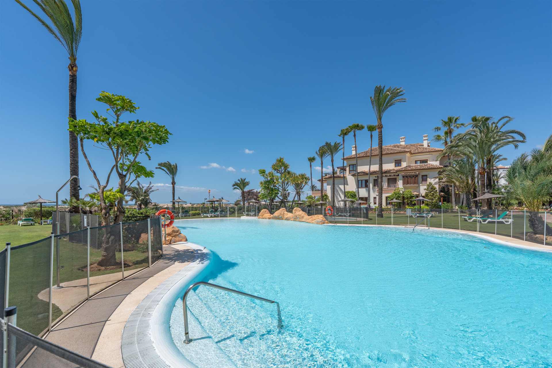 Ground Floor Apartment · Marbella Este thumbnail 2