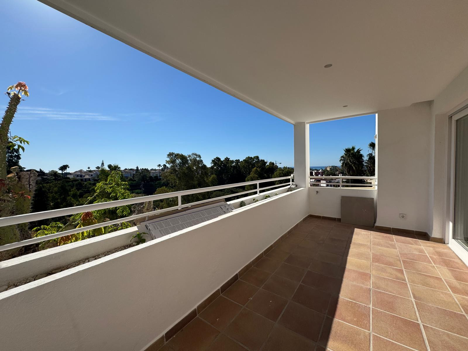 Apartment · Estepona East thumbnail 3