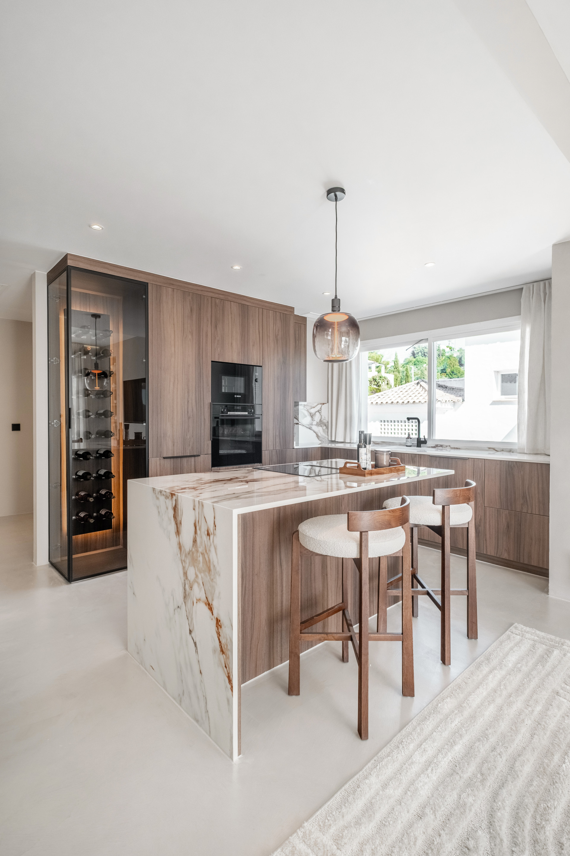 Newly renovated penthouse in La Quinta Village with panoramic sea views, spacious terraces and gated community living near Puerto Banús and top golf courses.